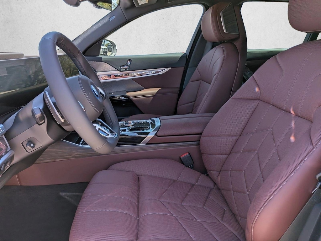 New 2026 BMW 750e xDrive Sedan
