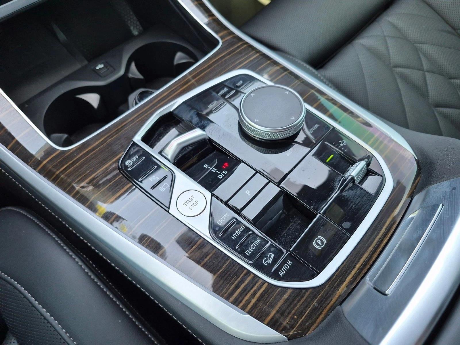 2026 BMW X5 50e - Photo 16