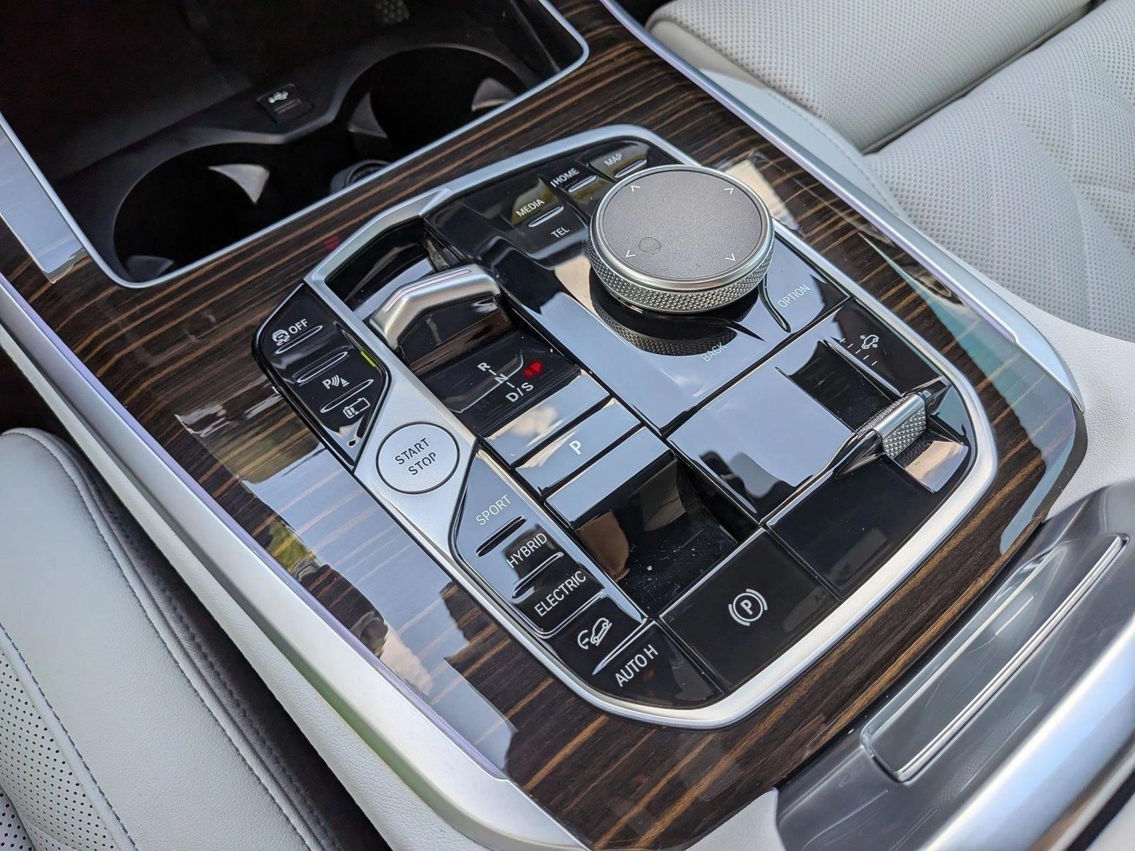 2026 BMW X5 50e - Photo 16