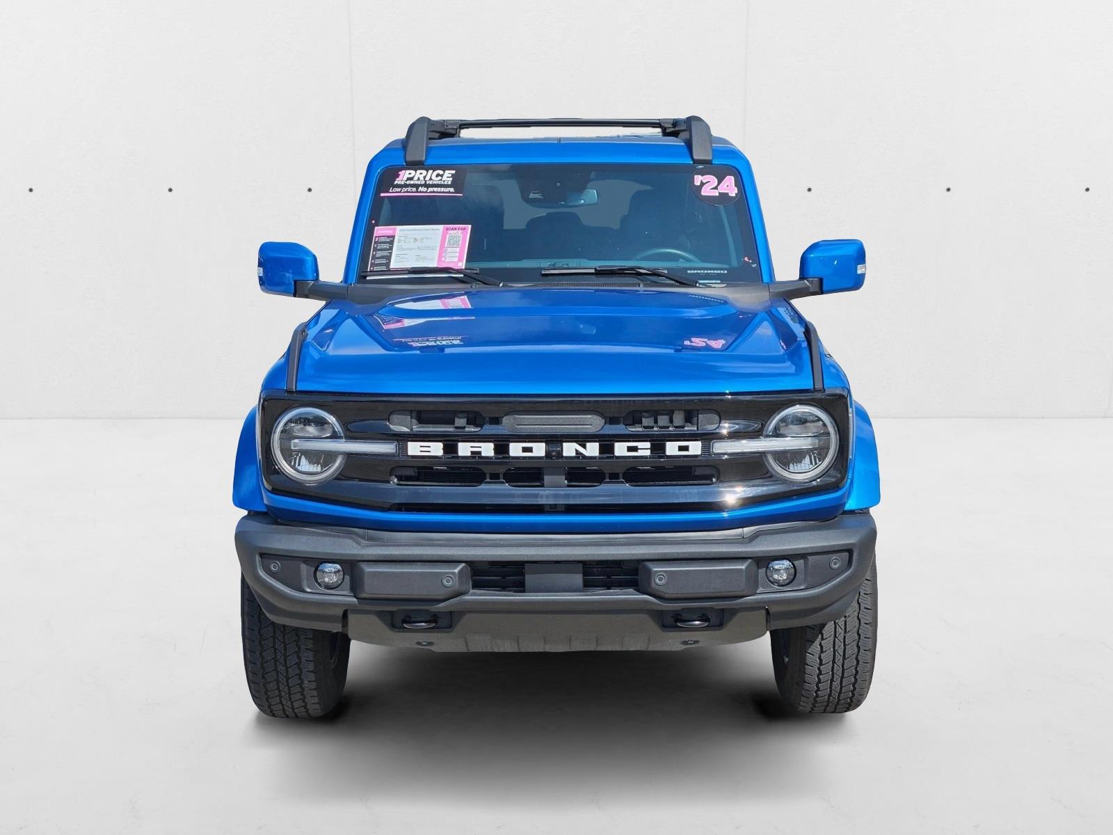 2024 Ford Bronco Outer Banks photo 2