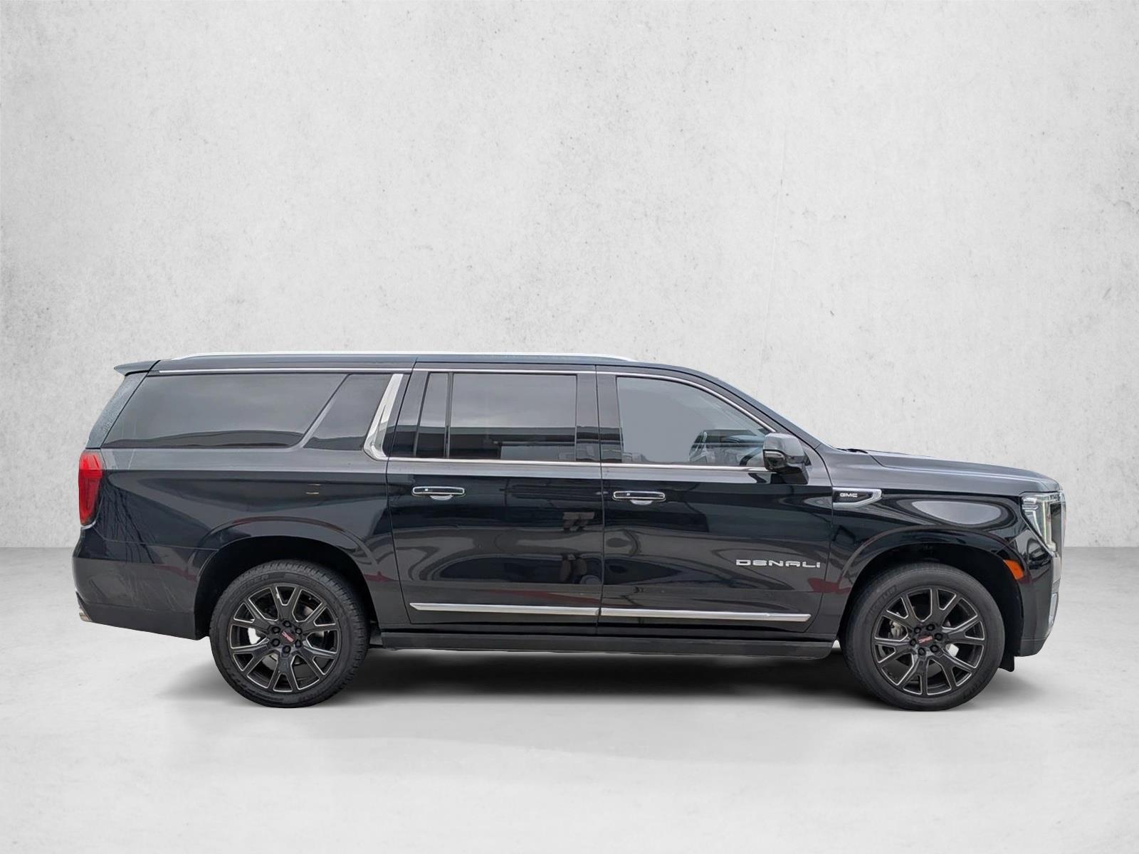 2021 Gmc Yukon XL Denali photo 2