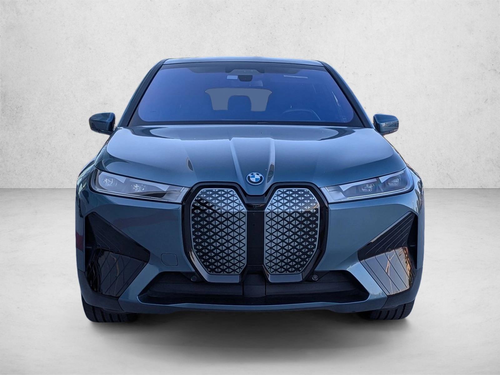 2025 Bmw iX photo 2