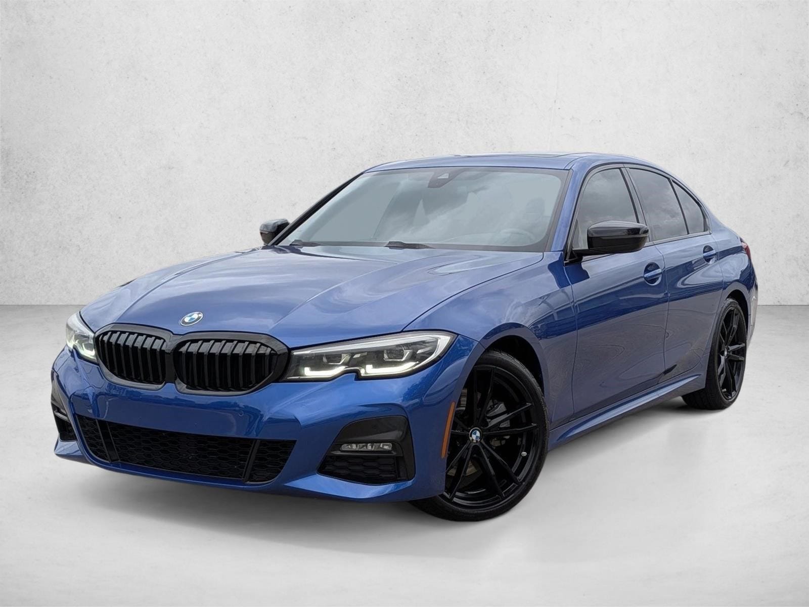 2021 BMW 3 Series 330i's photo