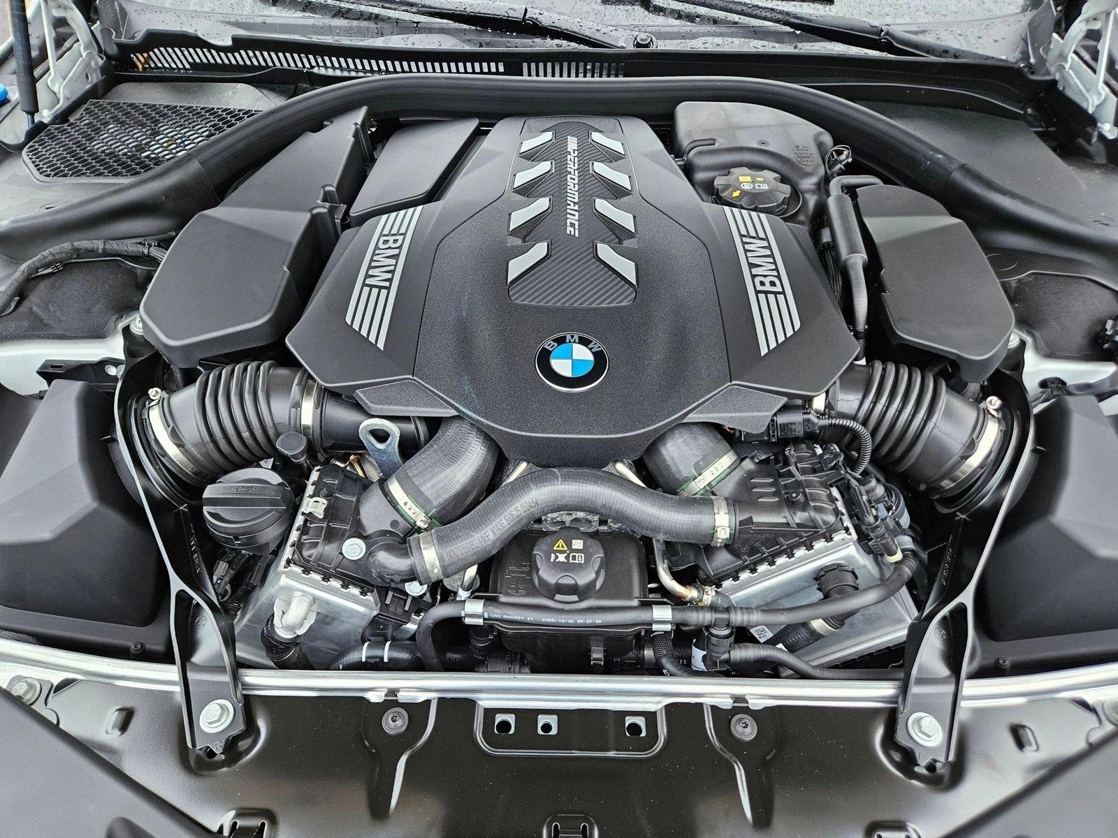 2026 BMW 8 Series M850i - Photo 17