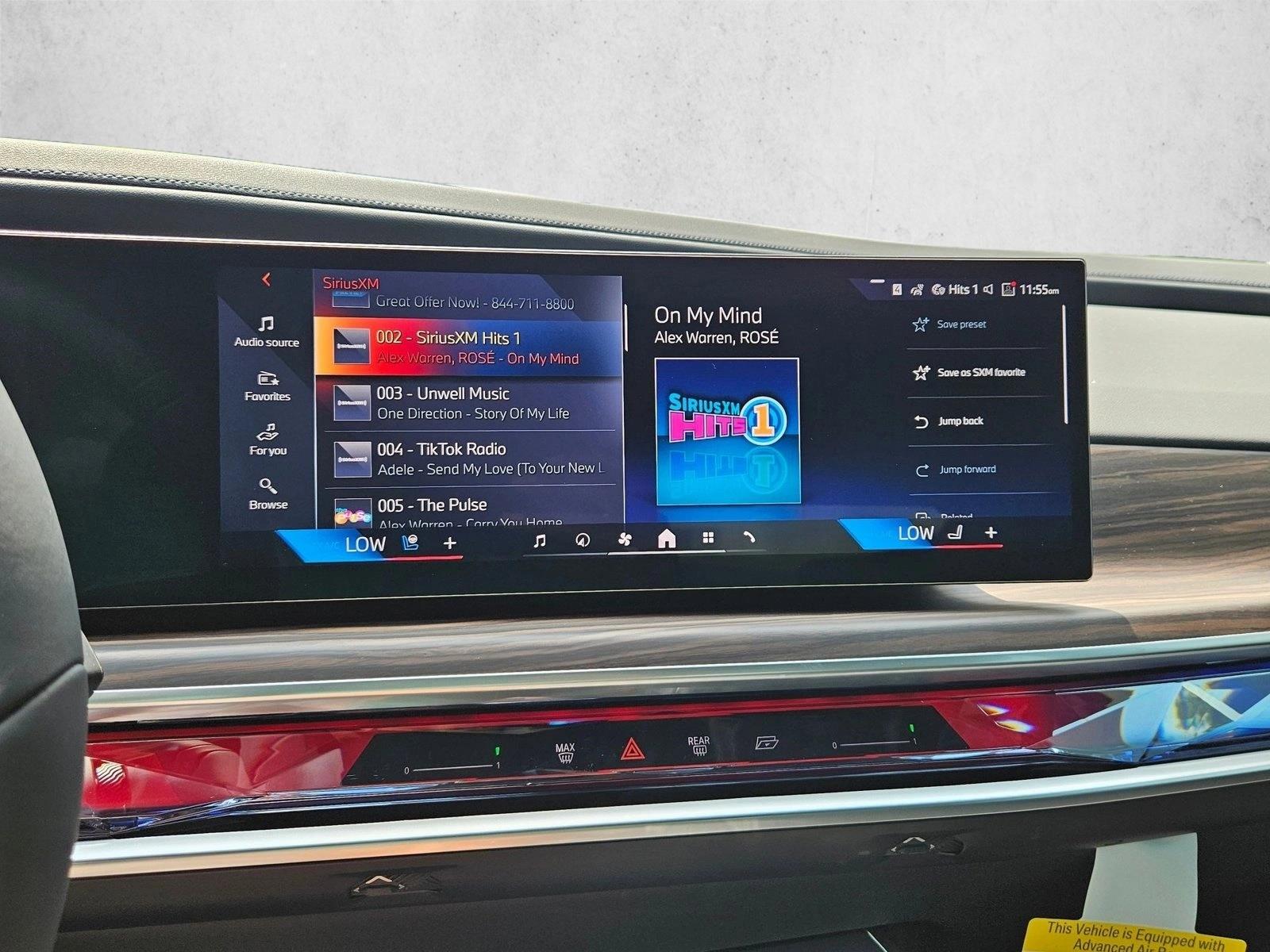2025 BMW 7 Series 760i - Photo 13
