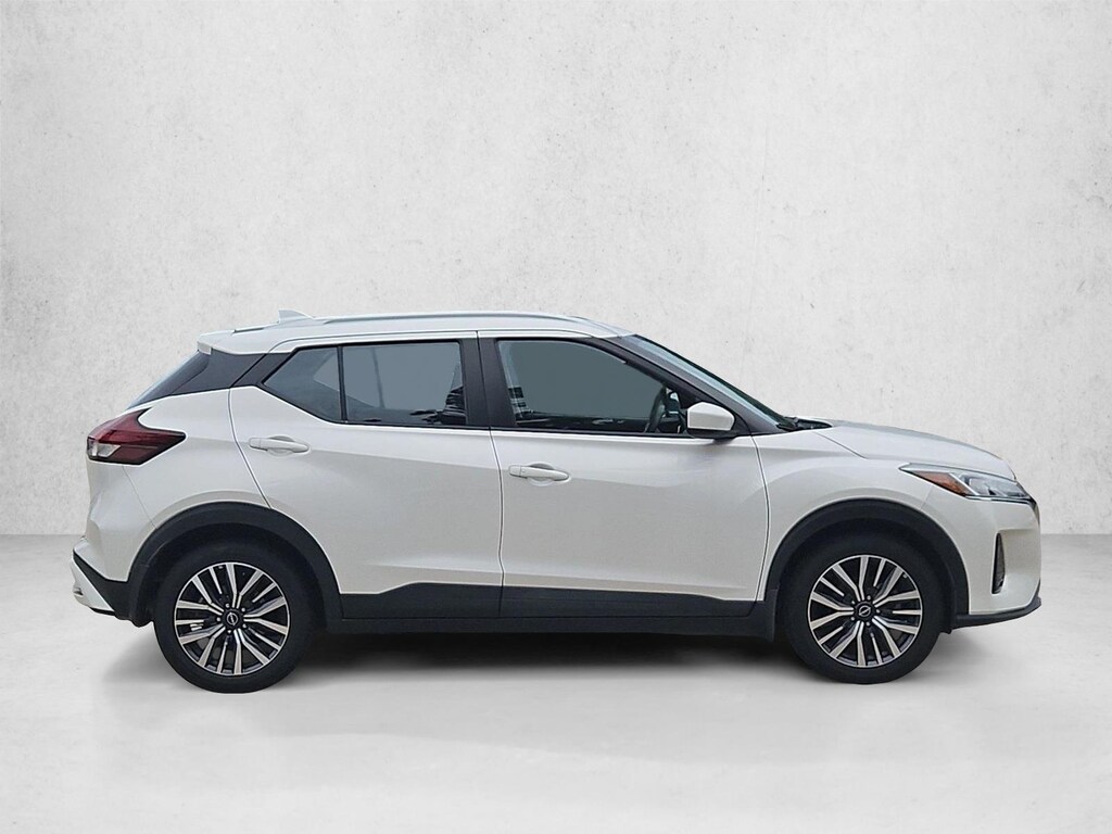 Used 2022 Nissan Kicks SV SUV