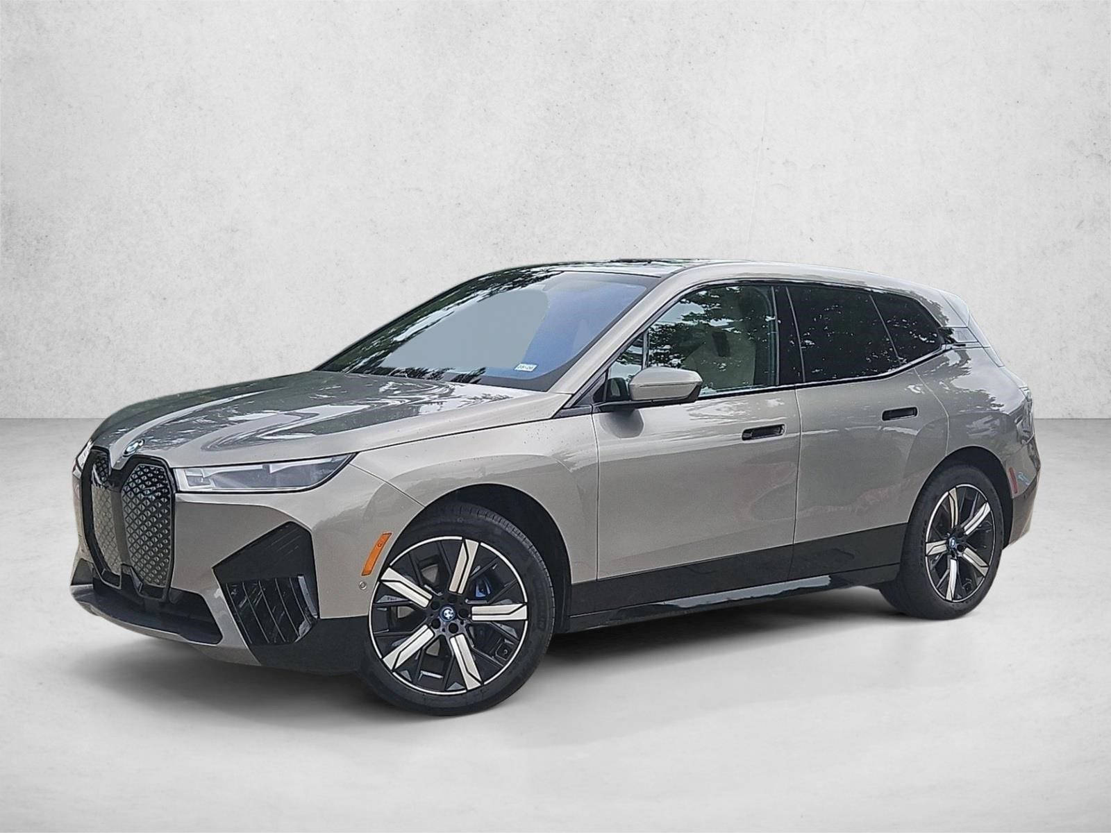 2024 BMW iX xDrive50's photo