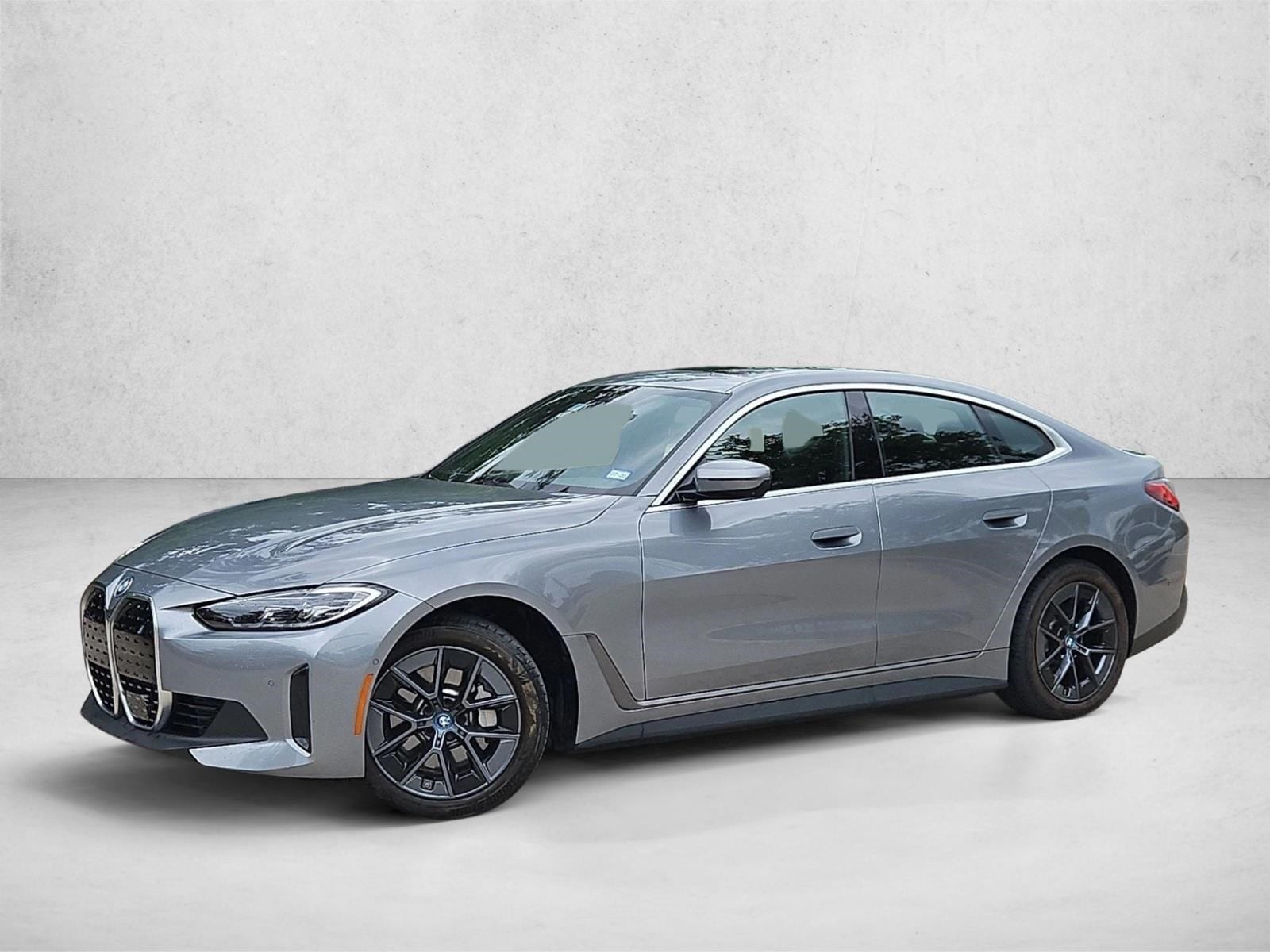 2023 BMW i4 eDrive40's photo