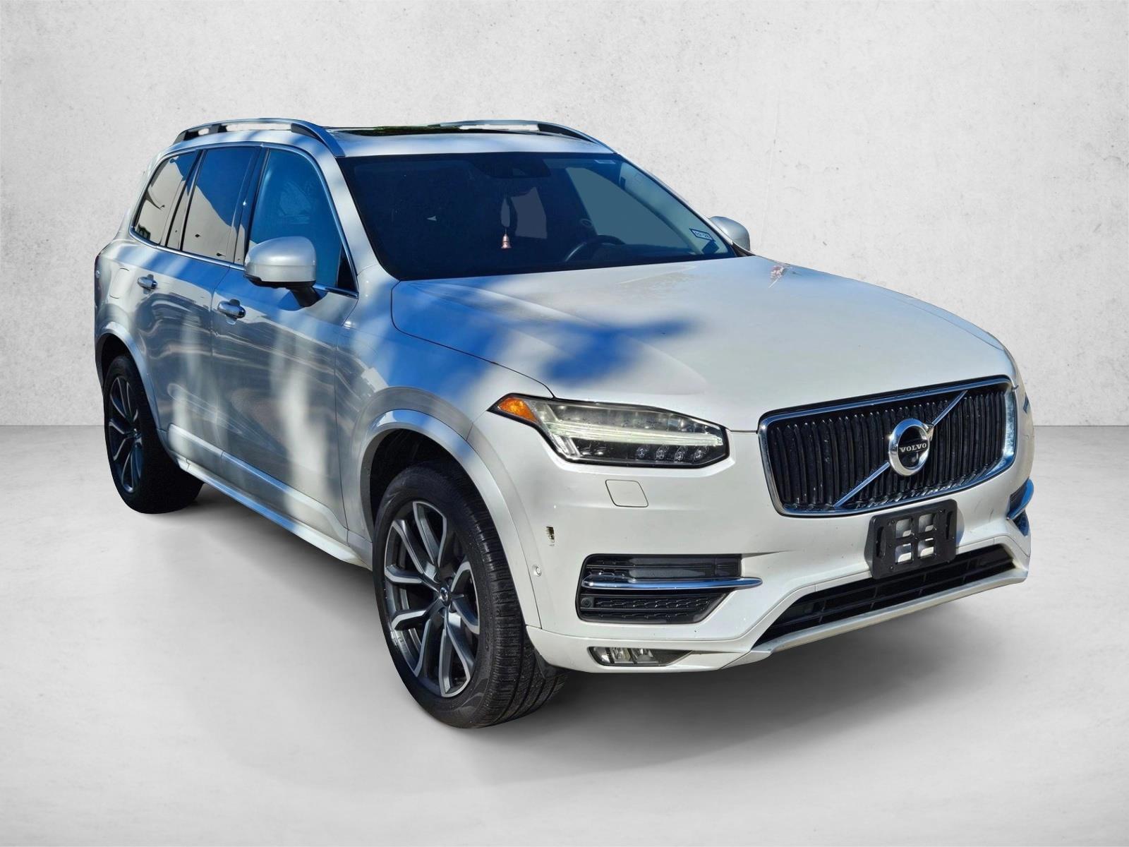 2017 Volvo XC90 T6 AWD Momentum photo 3