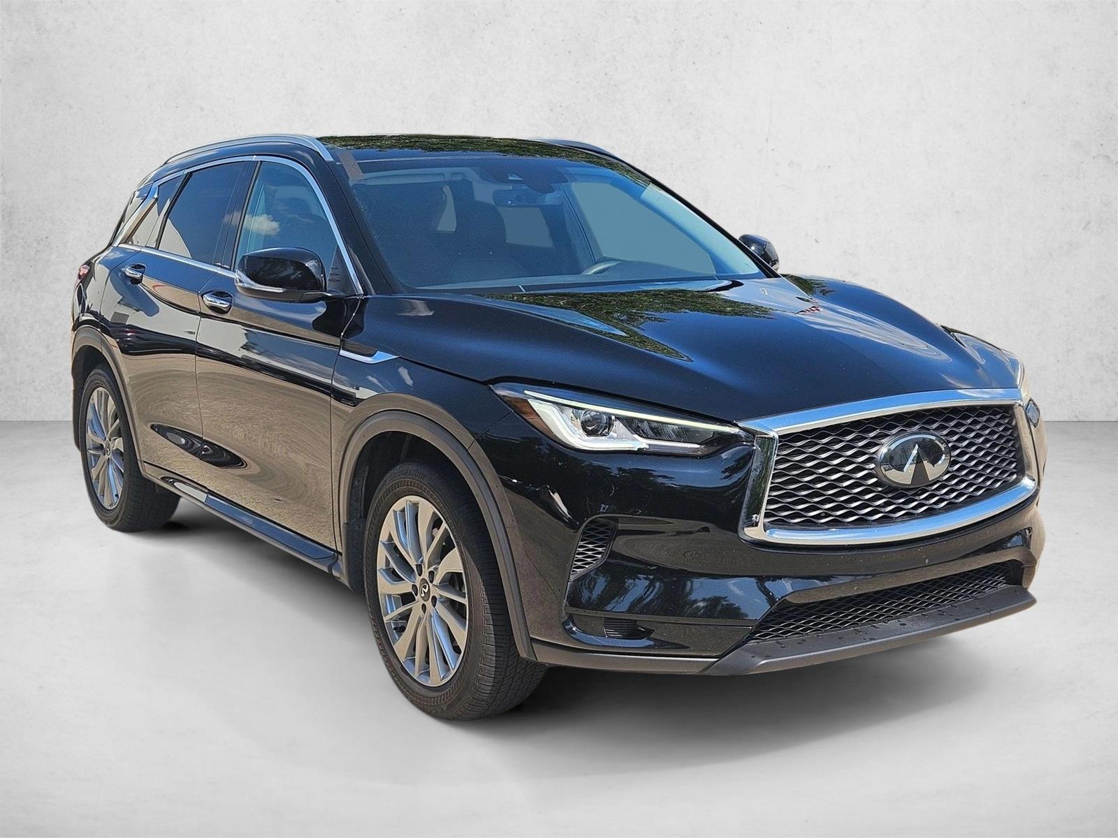 2023 Infiniti QX50 Luxe photo 3