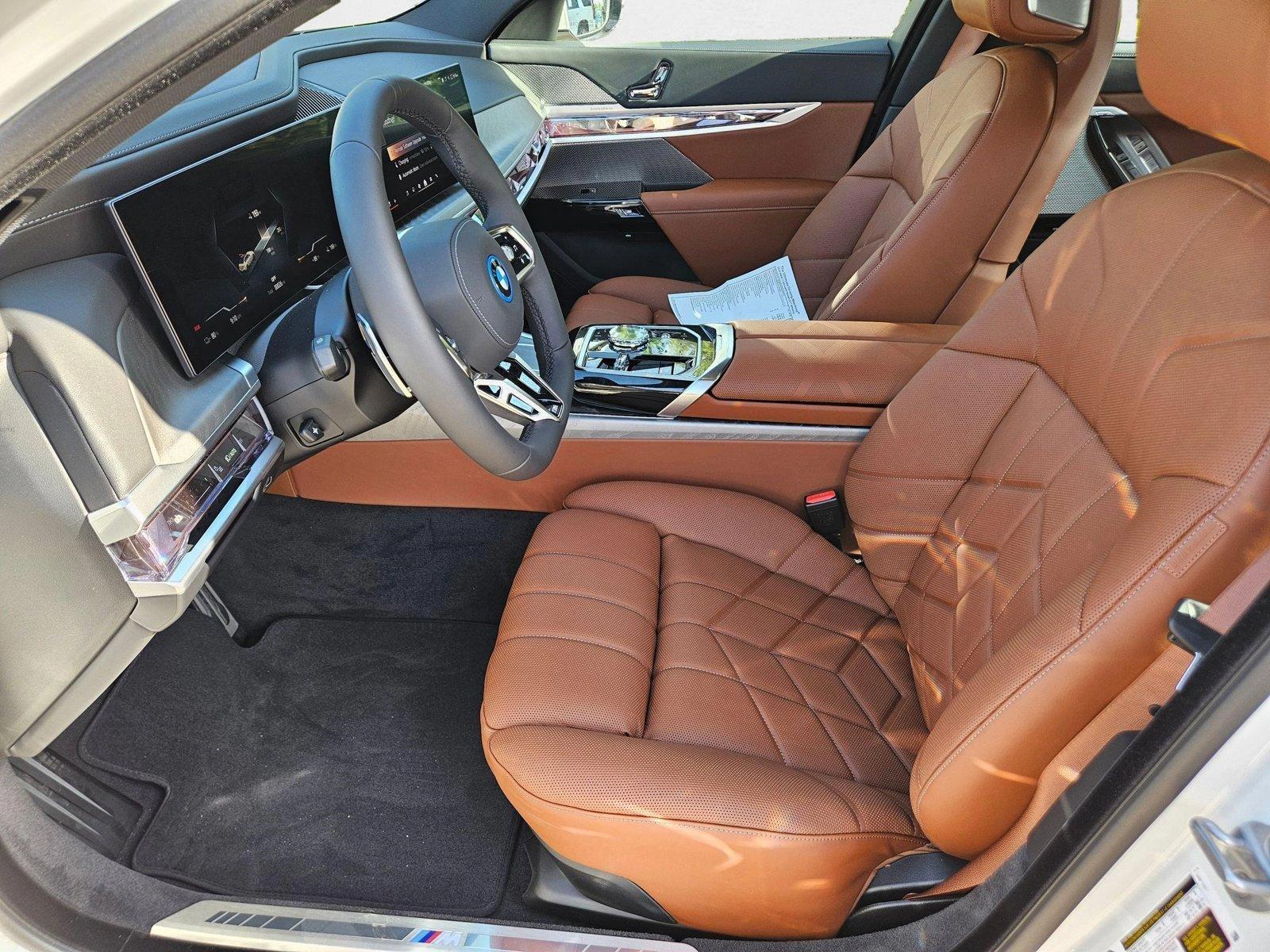 2025 BMW i7 50 - Photo 15