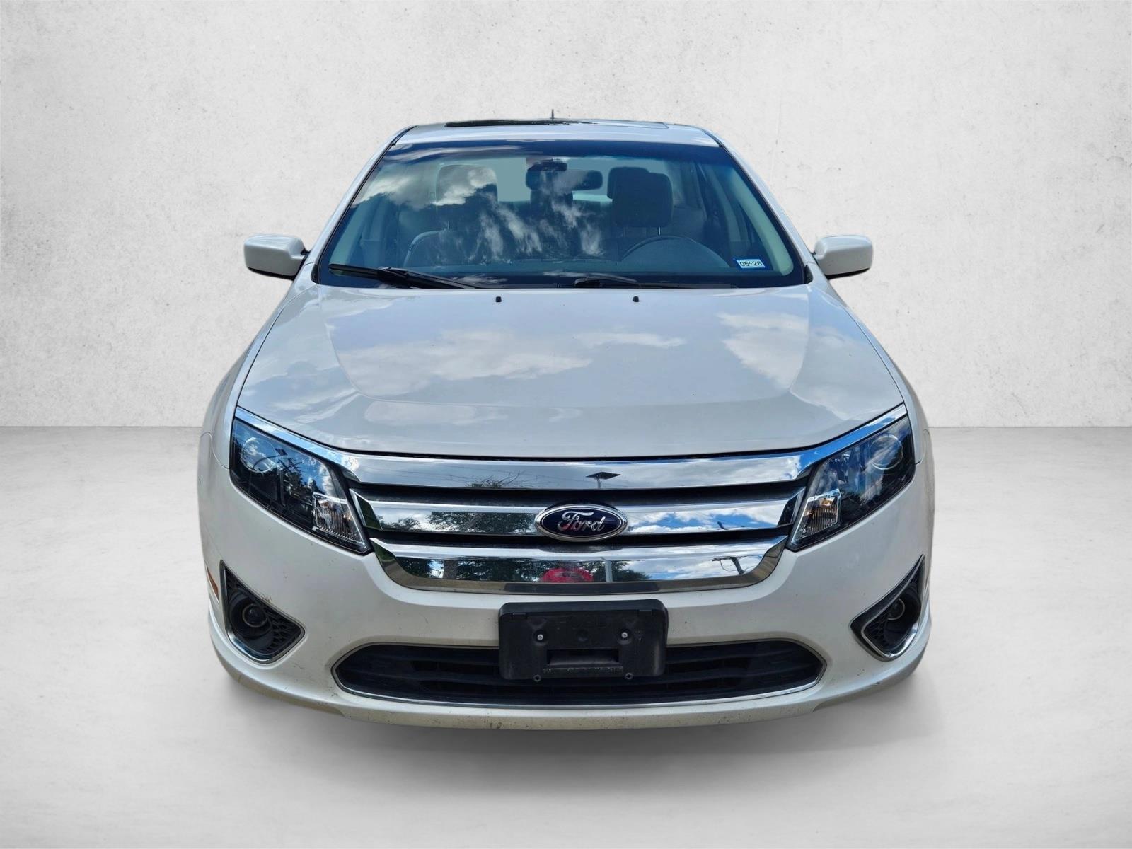 2012 Ford Fusion SEL photo 2