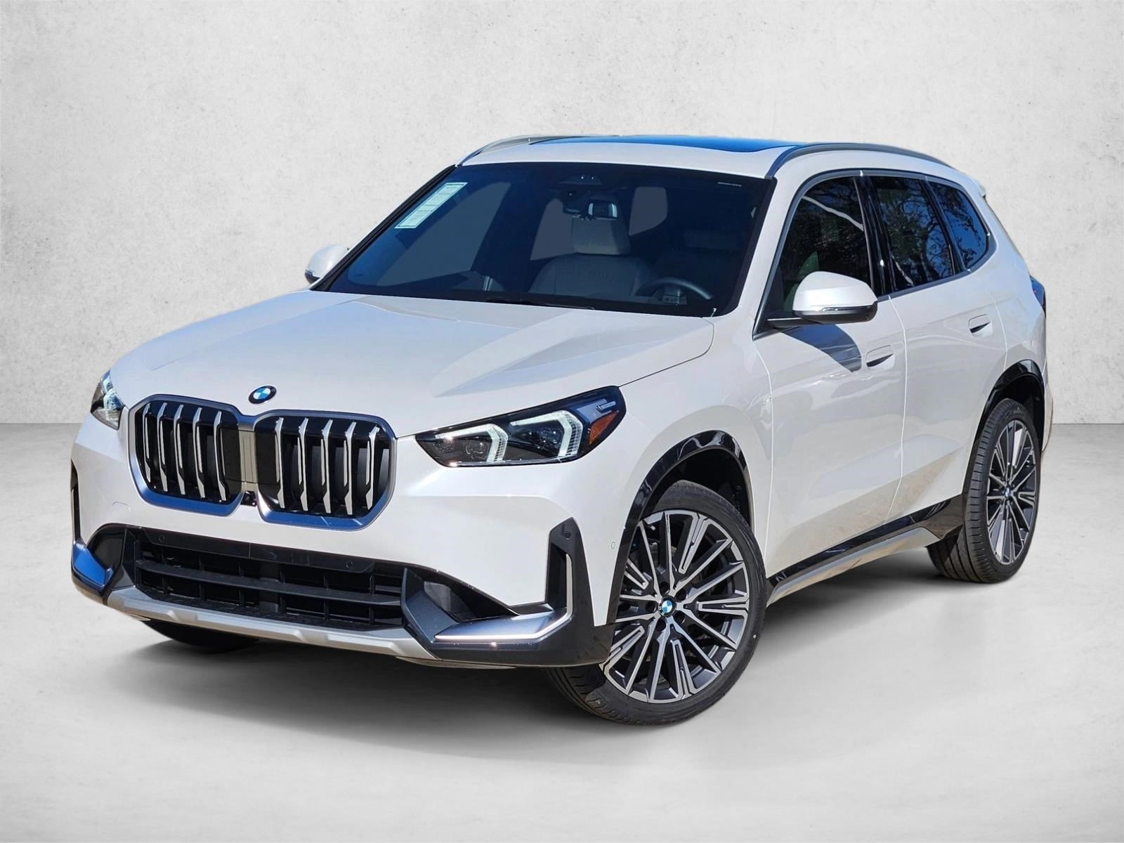 2026 BMW X1 28i's photo