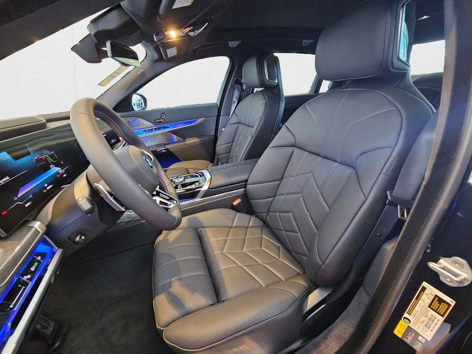 2025 BMW i7 M70 - Photo 9