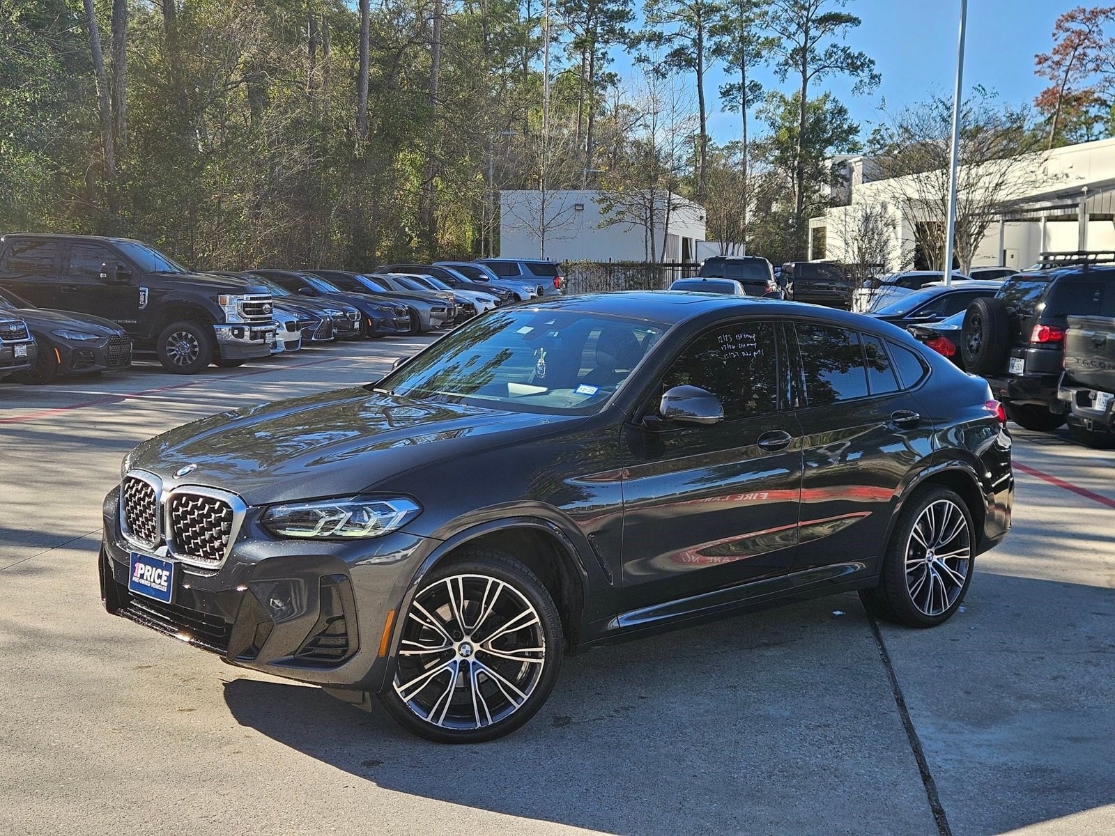 2022 BMW X4 30i's photo