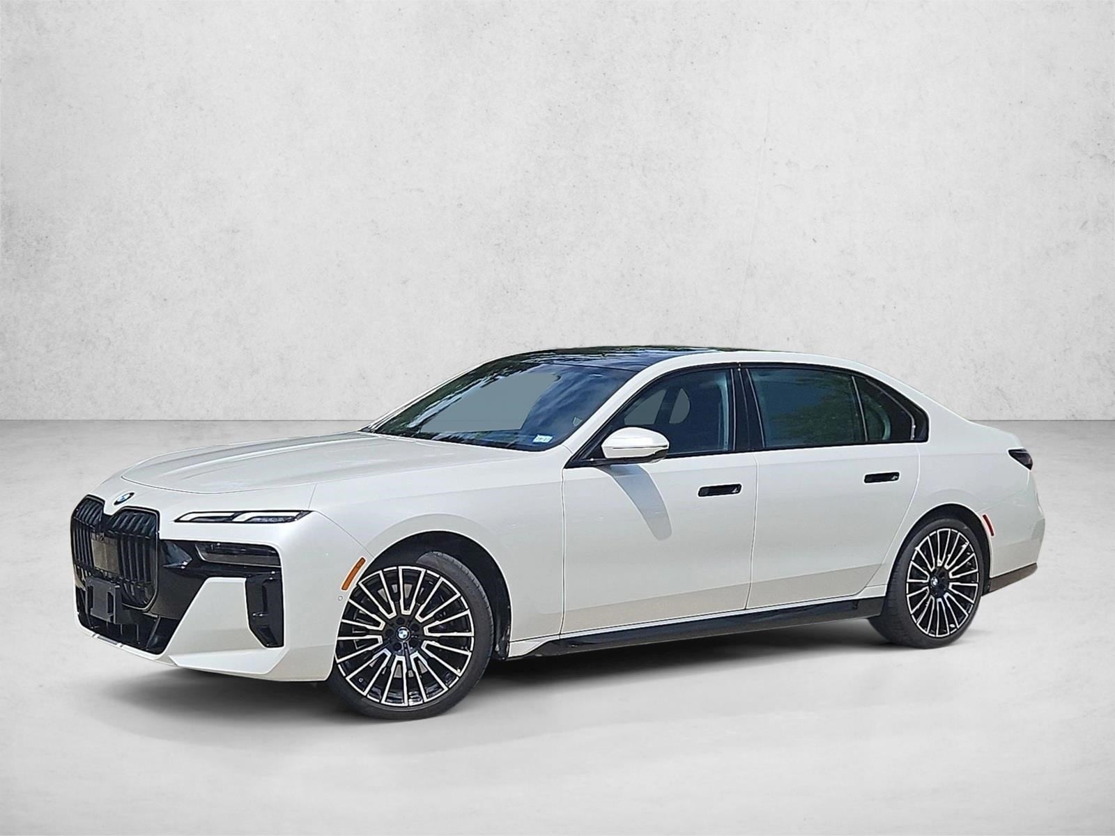 2025 BMW 7 Series 740i xDrive Sedan's photo