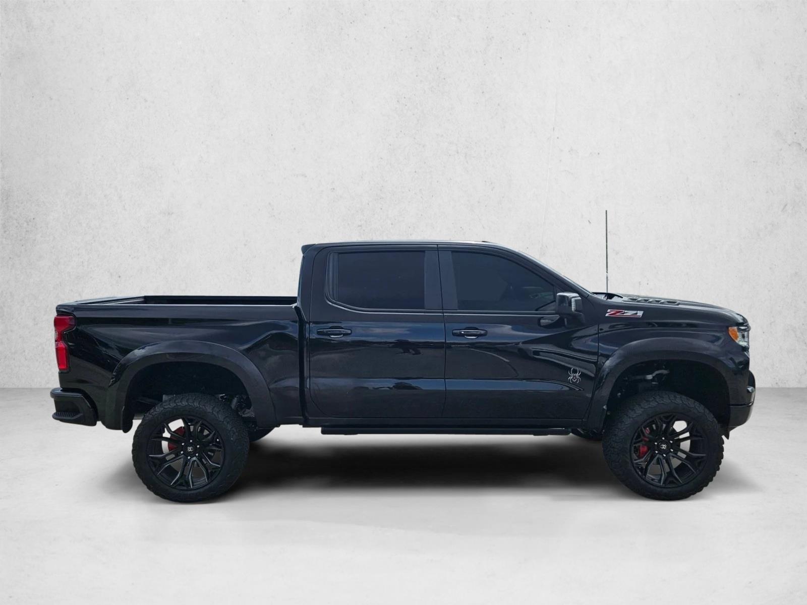 2025 Chevrolet Silverado 1500 RST photo 2