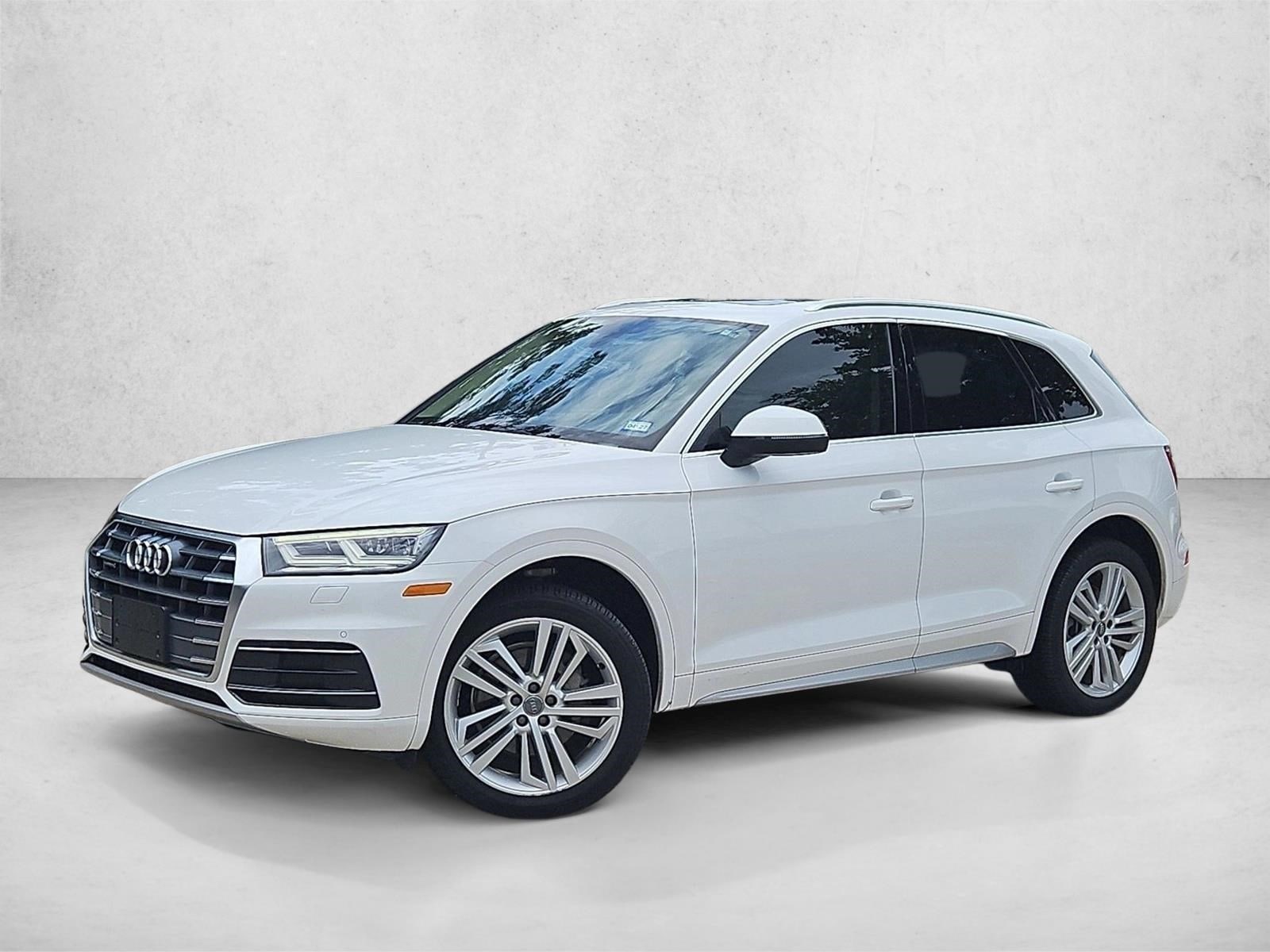 2019 Audi Q5 2.0T quattro S tronic Premium Plus's photo