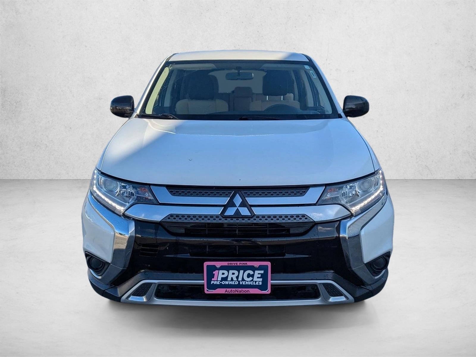 2019 Mitsubishi Outlander ES photo 2