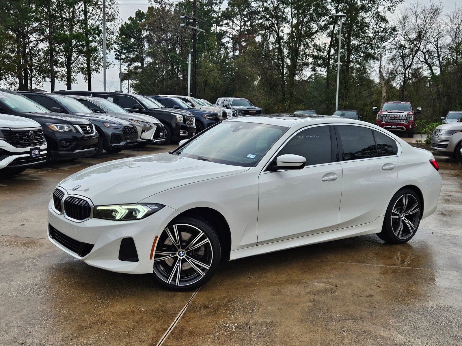 2024 BMW 3 Series 330i's photo