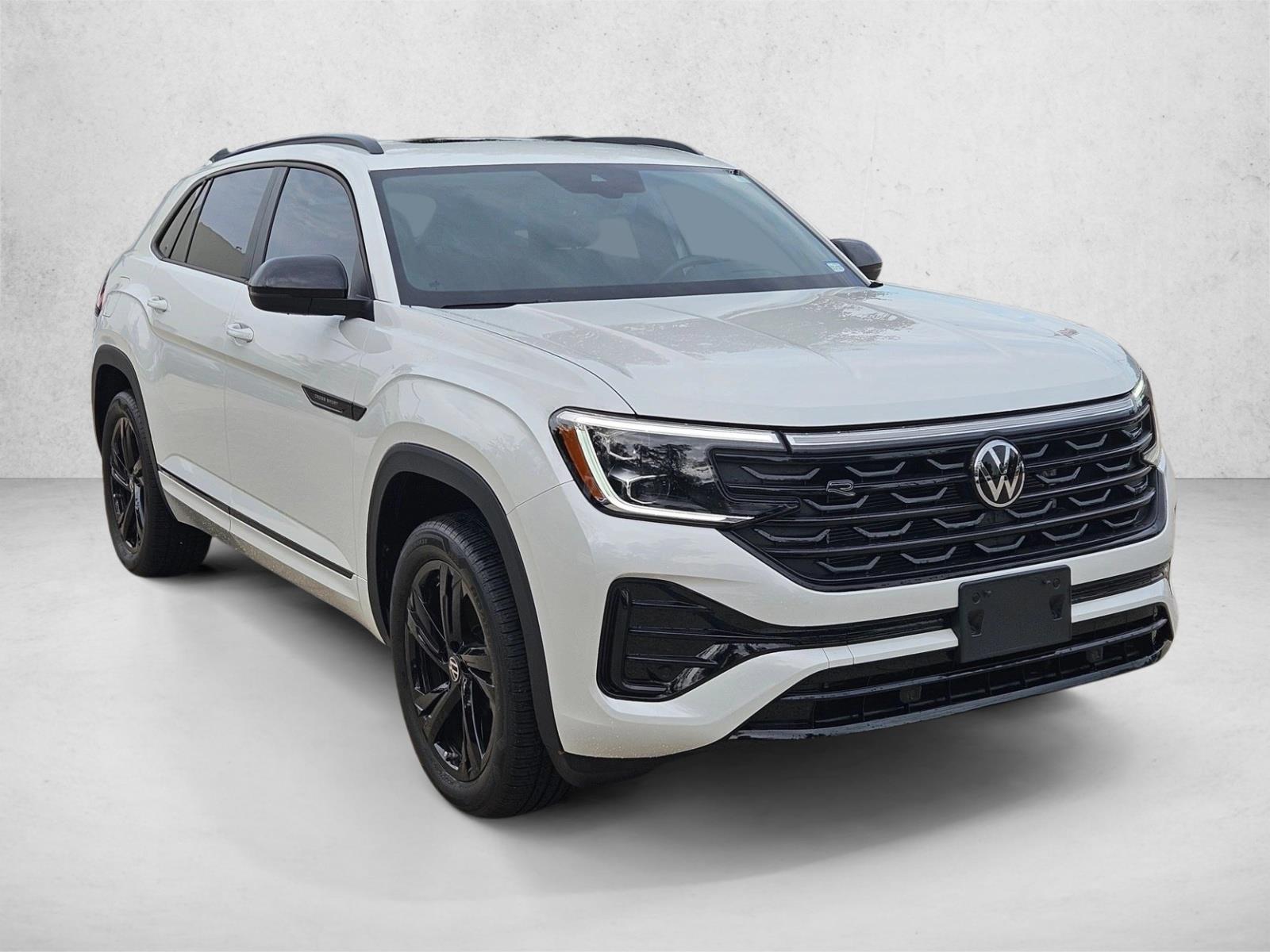 2025 Volkswagen Atlas Cross Sport SEL R-Line photo 3