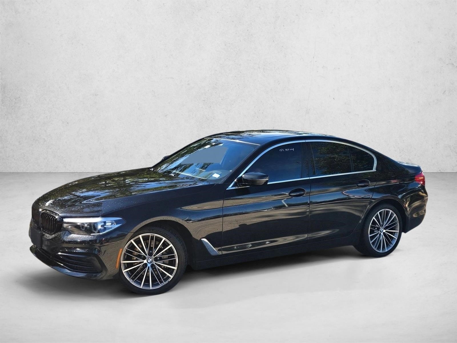 2019 BMW 5 Series 530i's photo