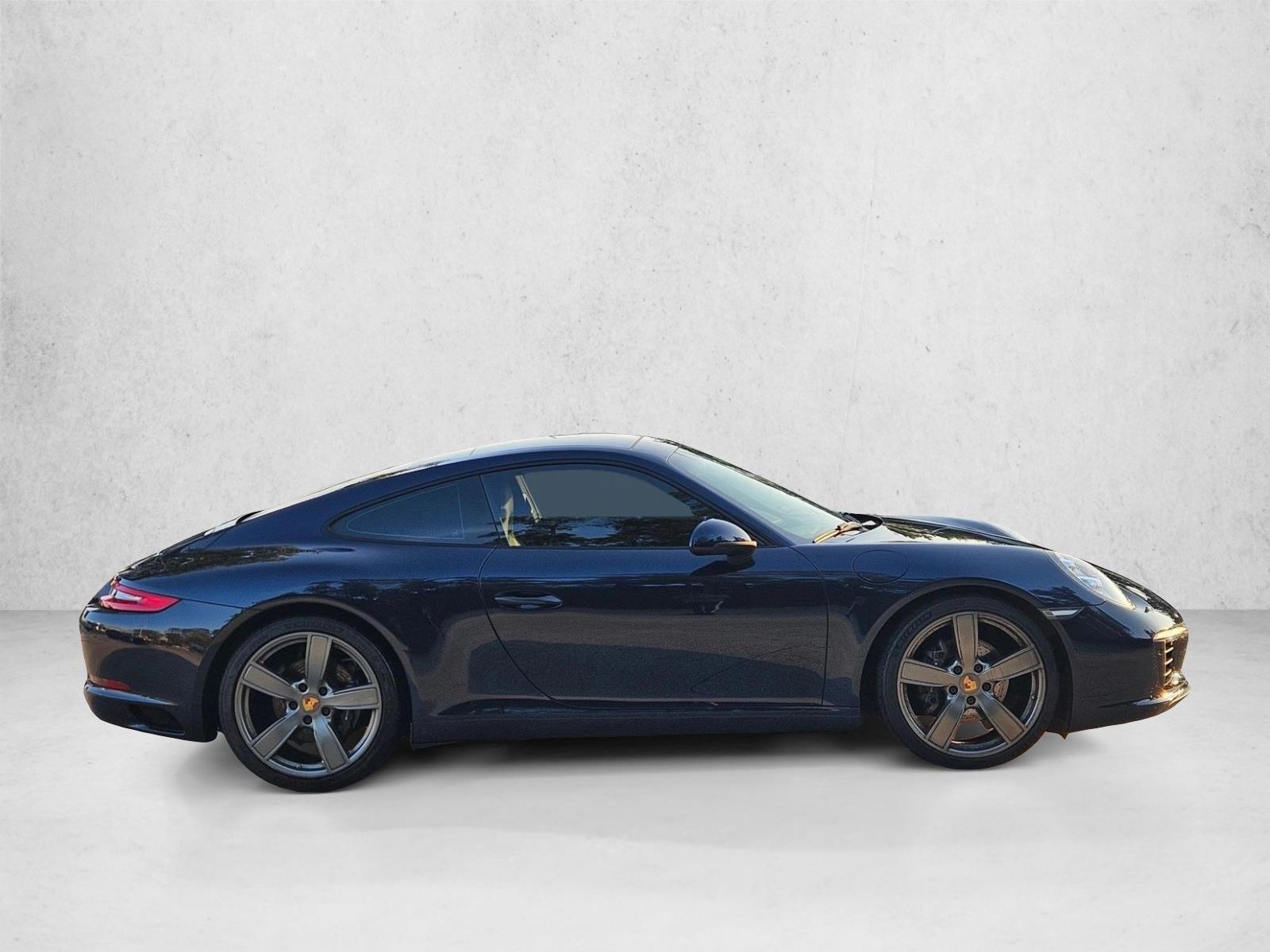 2017 Porsche 911 4 photo 3