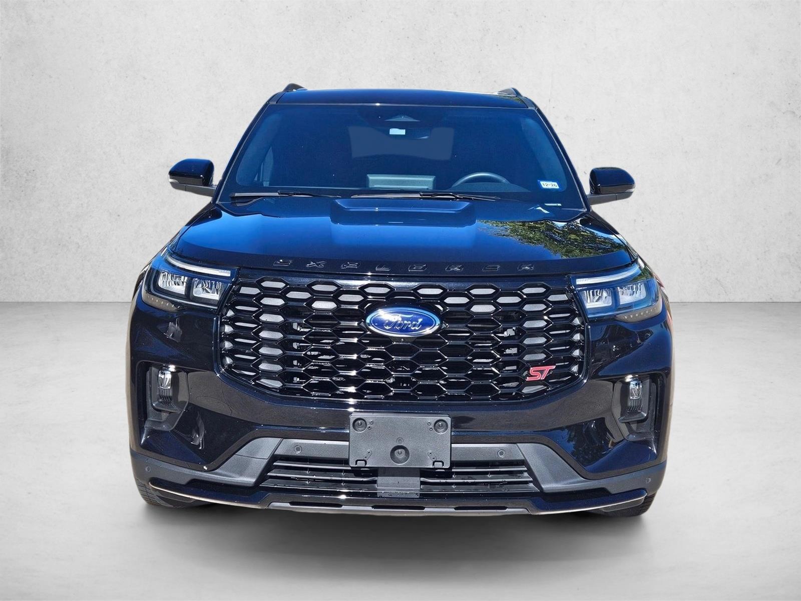 2025 Ford Explorer ST photo 2