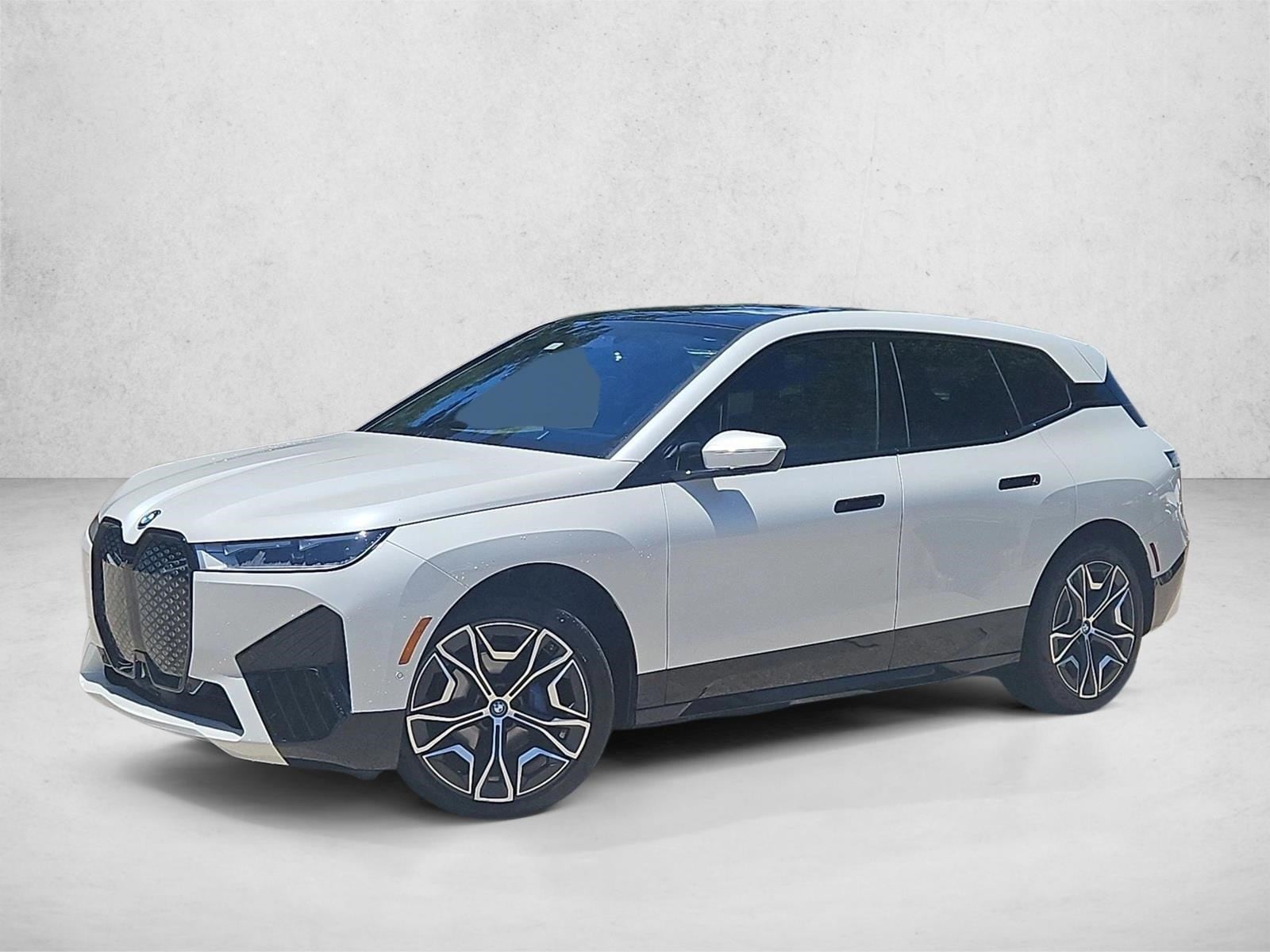 2024 BMW iX xDrive50's photo