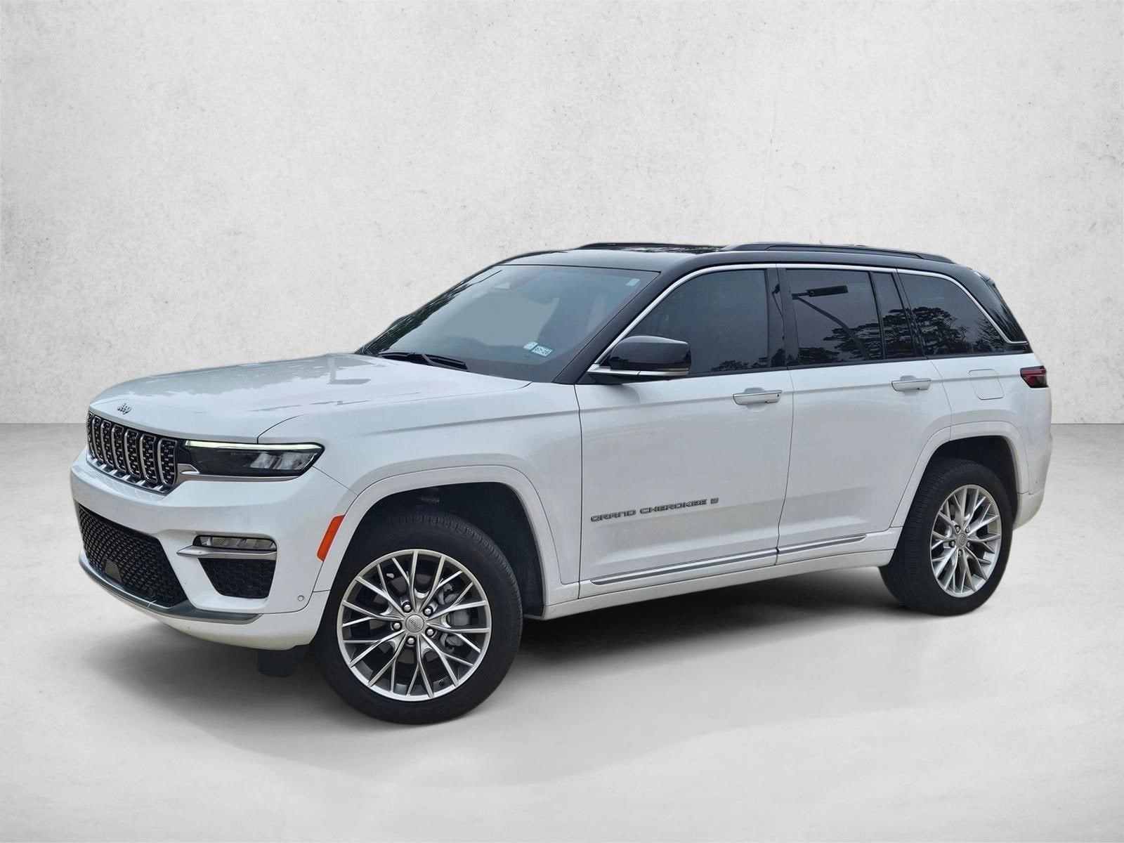 2024 Jeep Grand Cherokee Summit's photo