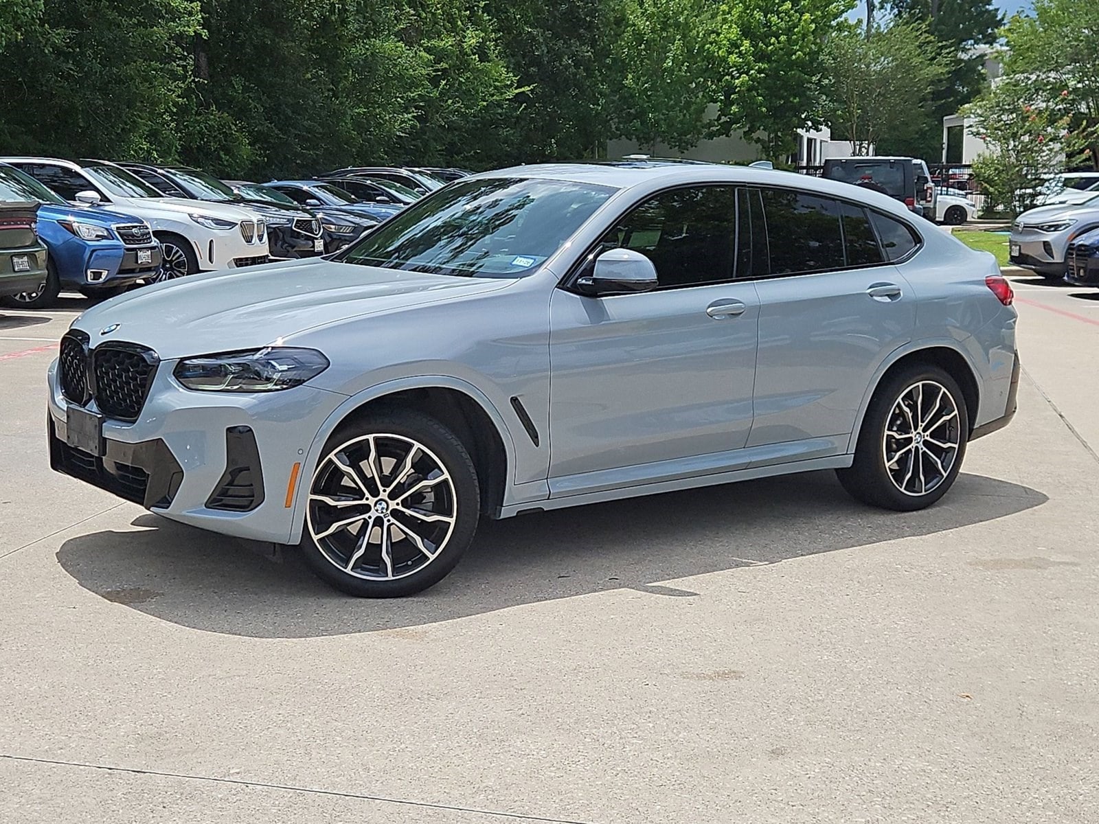 2024 BMW X4 xDrive30i's photo