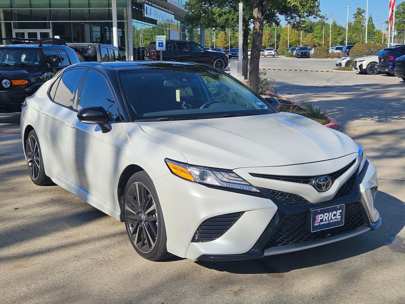 2020 Toyota Camry XSE photo 3