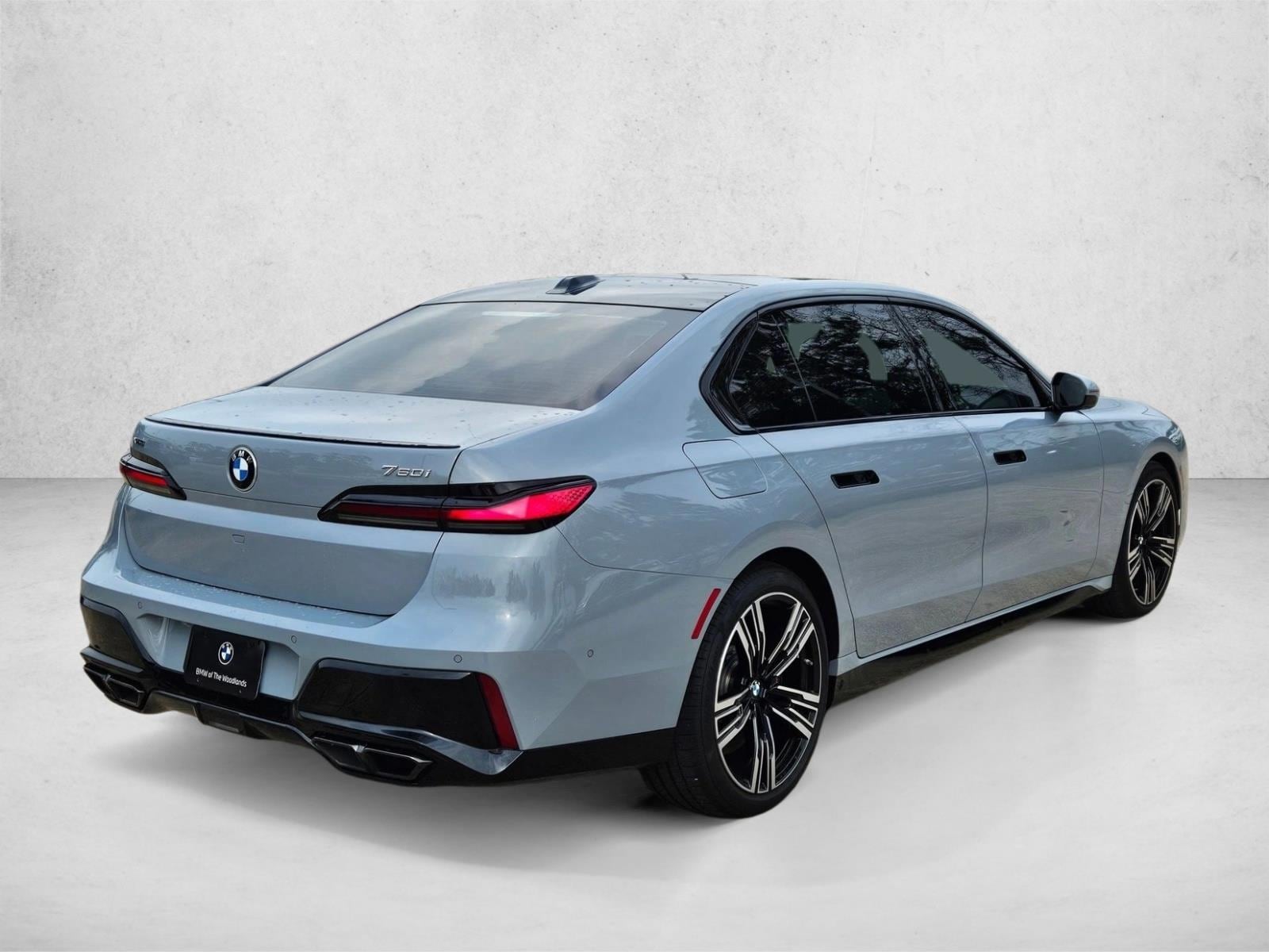 2025 BMW 7 Series 760i - Photo 6