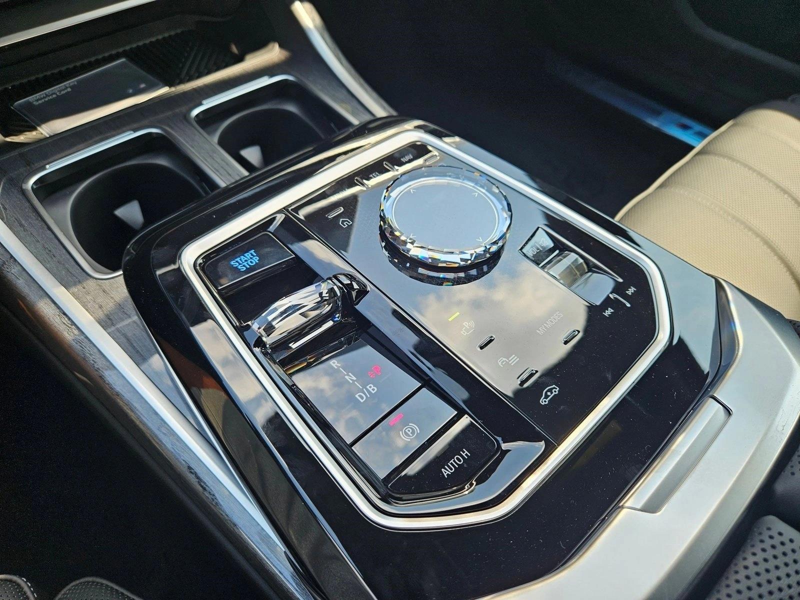 2026 BMW i7 50 - Photo 18