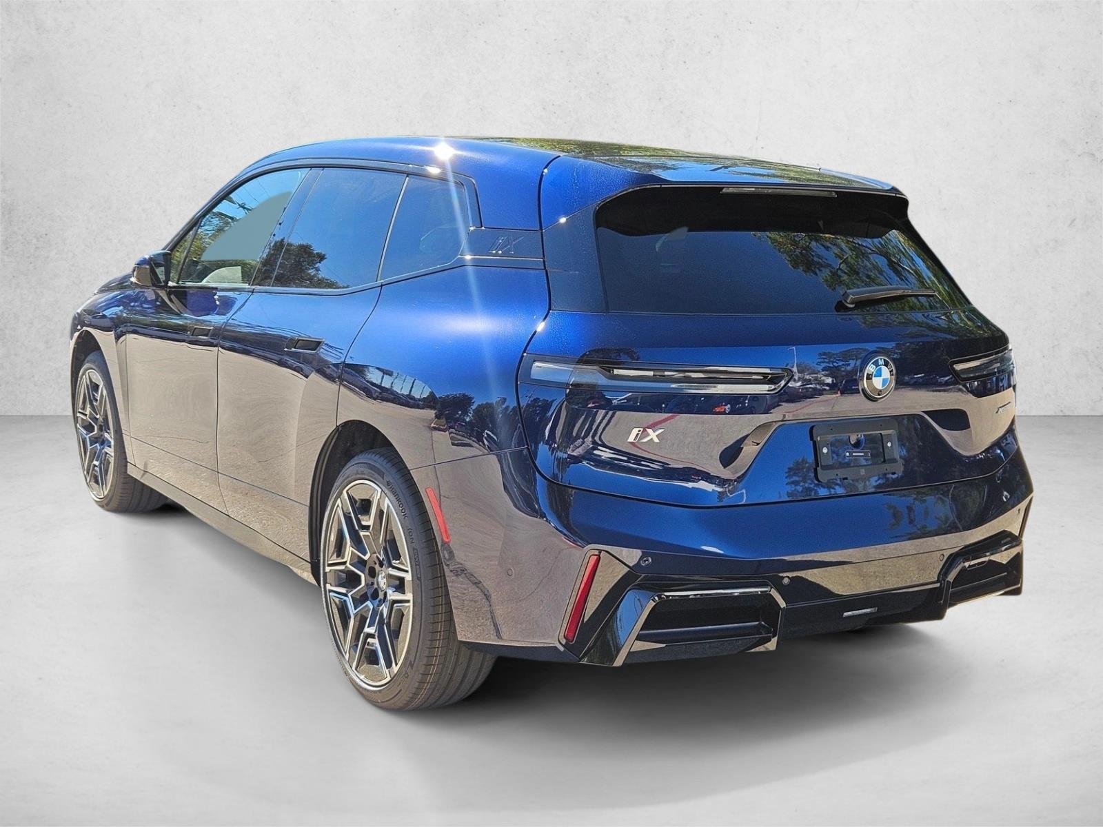 2026 BMW iX 60 - Photo 7