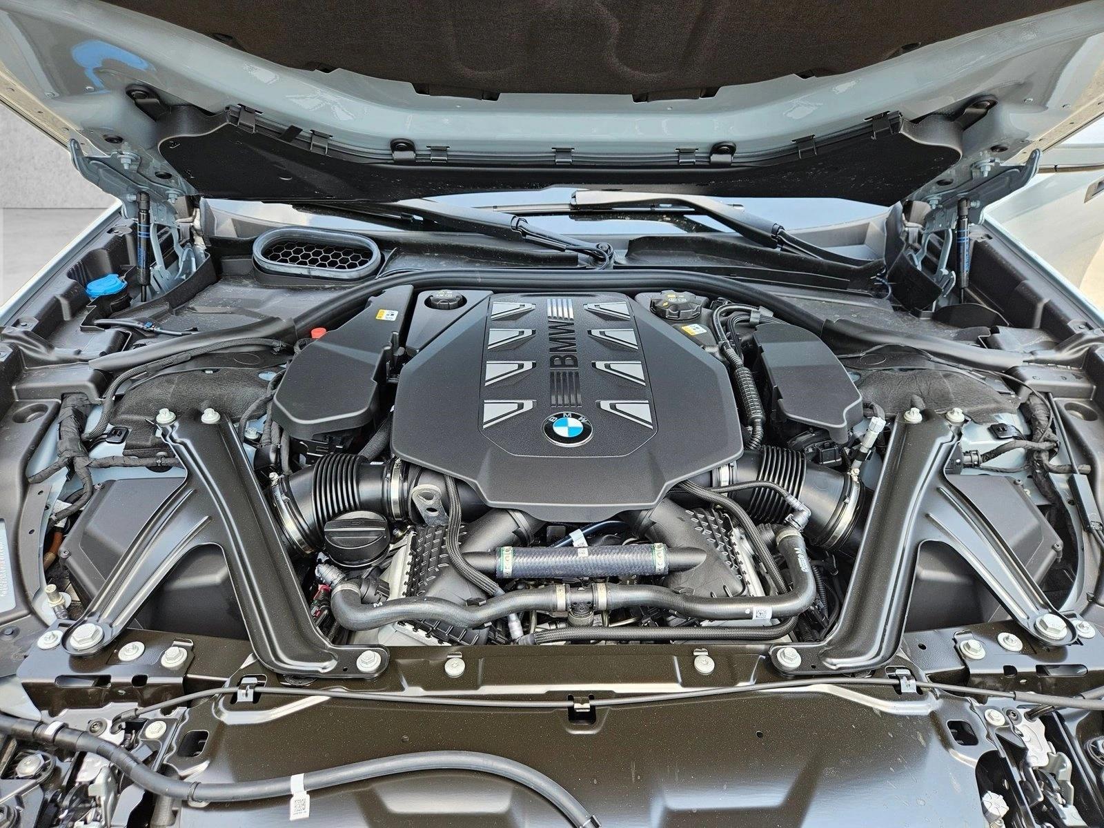2025 BMW 7 Series 760i - Photo 23
