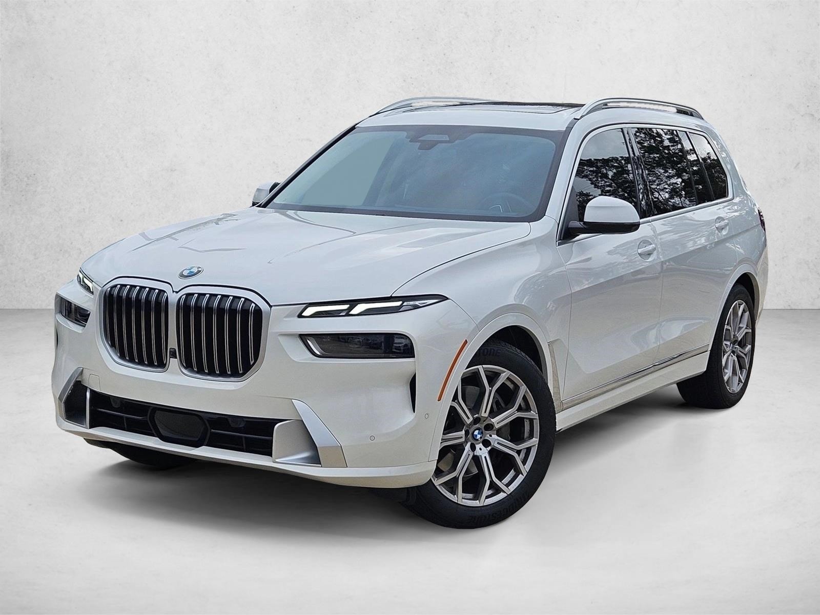 2023 BMW X7 40i's photo