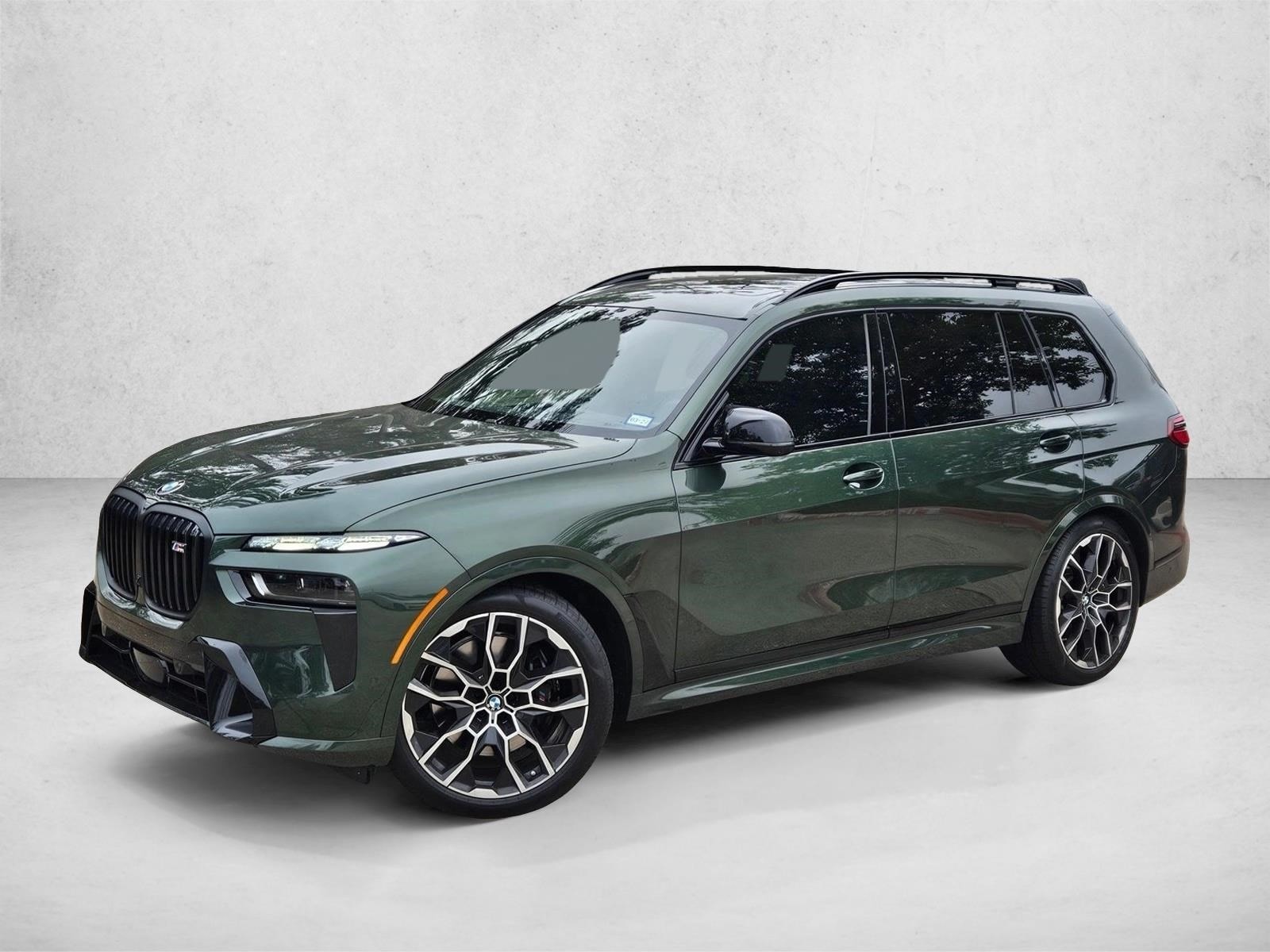 2025 BMW X7 M60i's photo