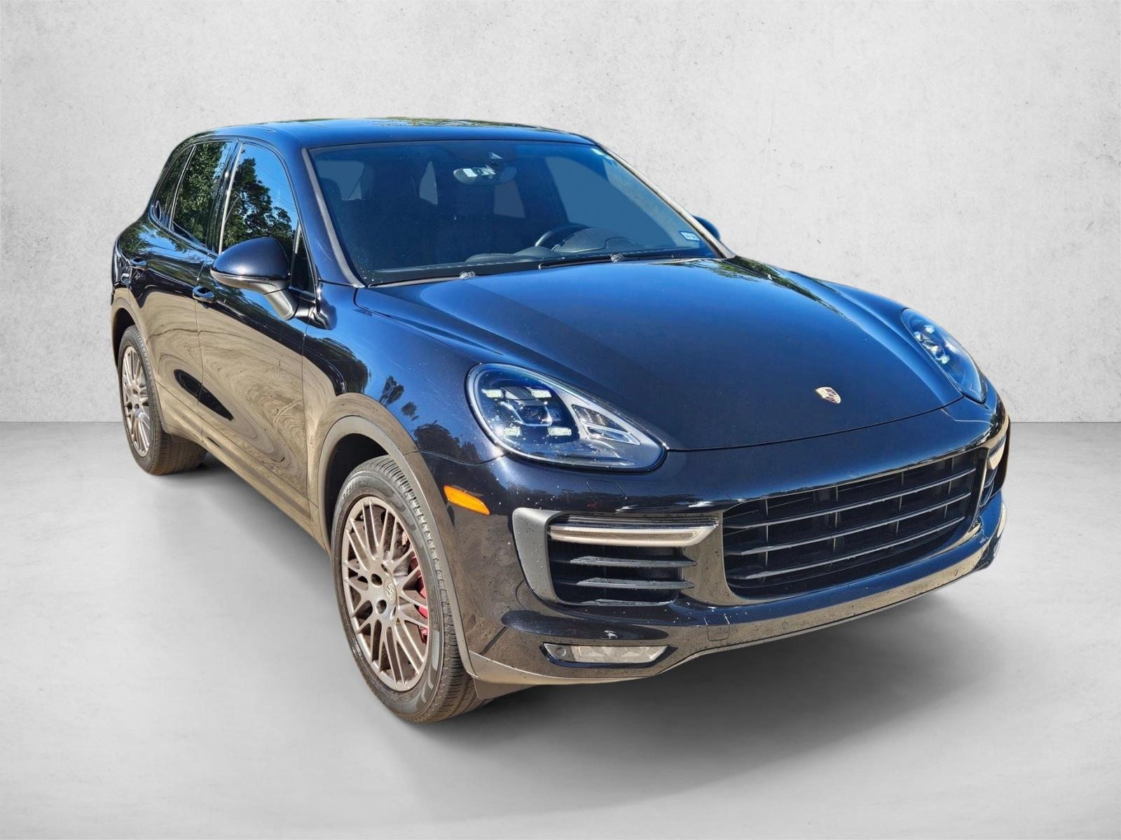 2015 Porsche Cayenne Turbo photo 3