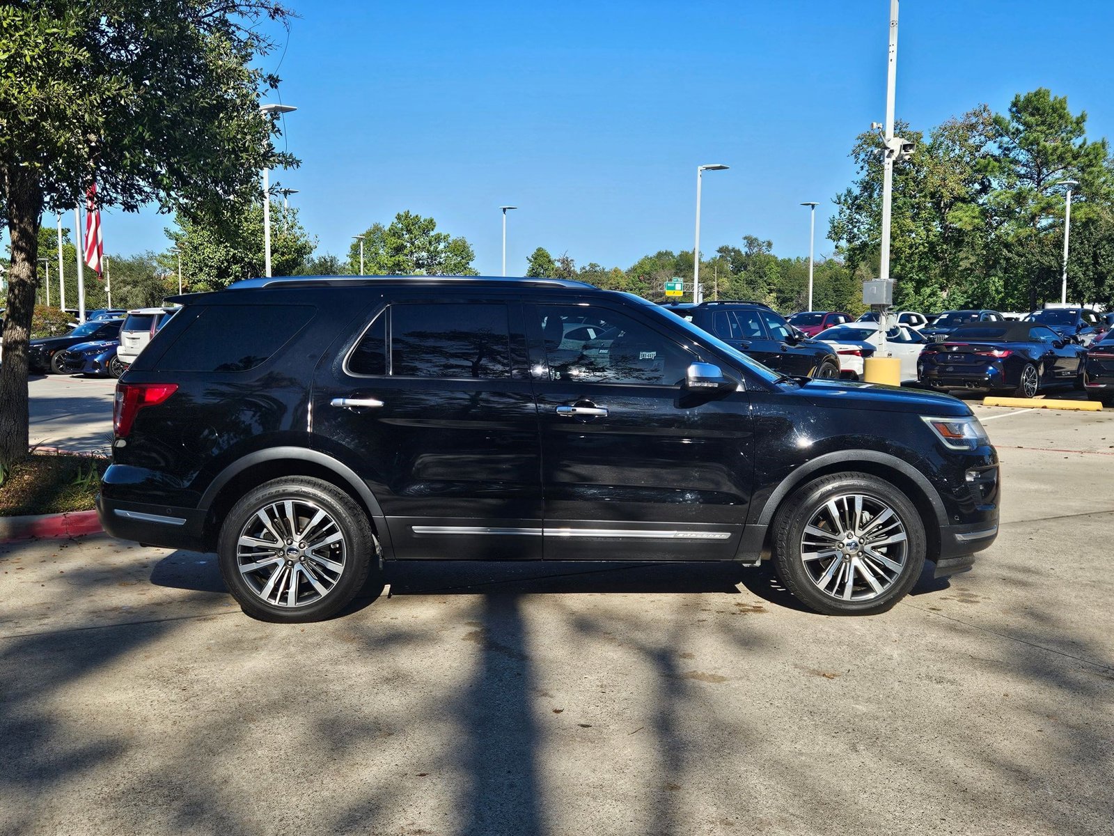 2018 Ford Explorer Platinum photo 3