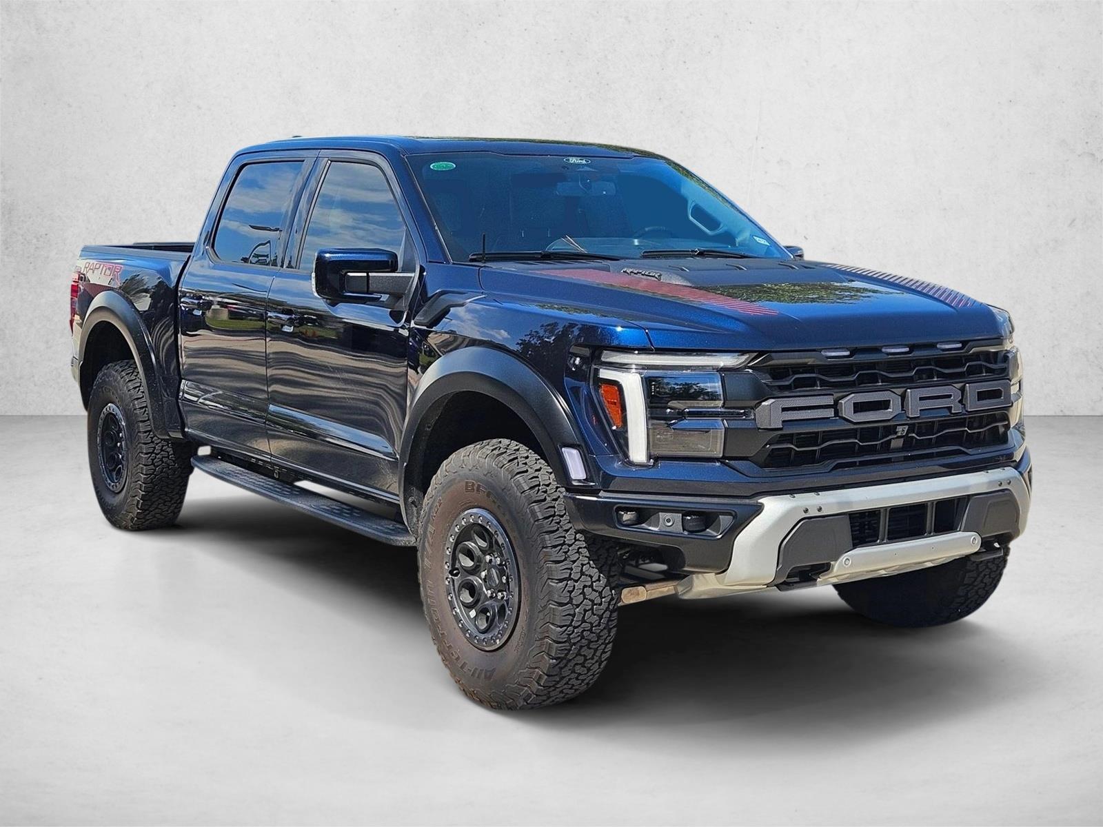 2025 Ford F-150 Raptor photo 3