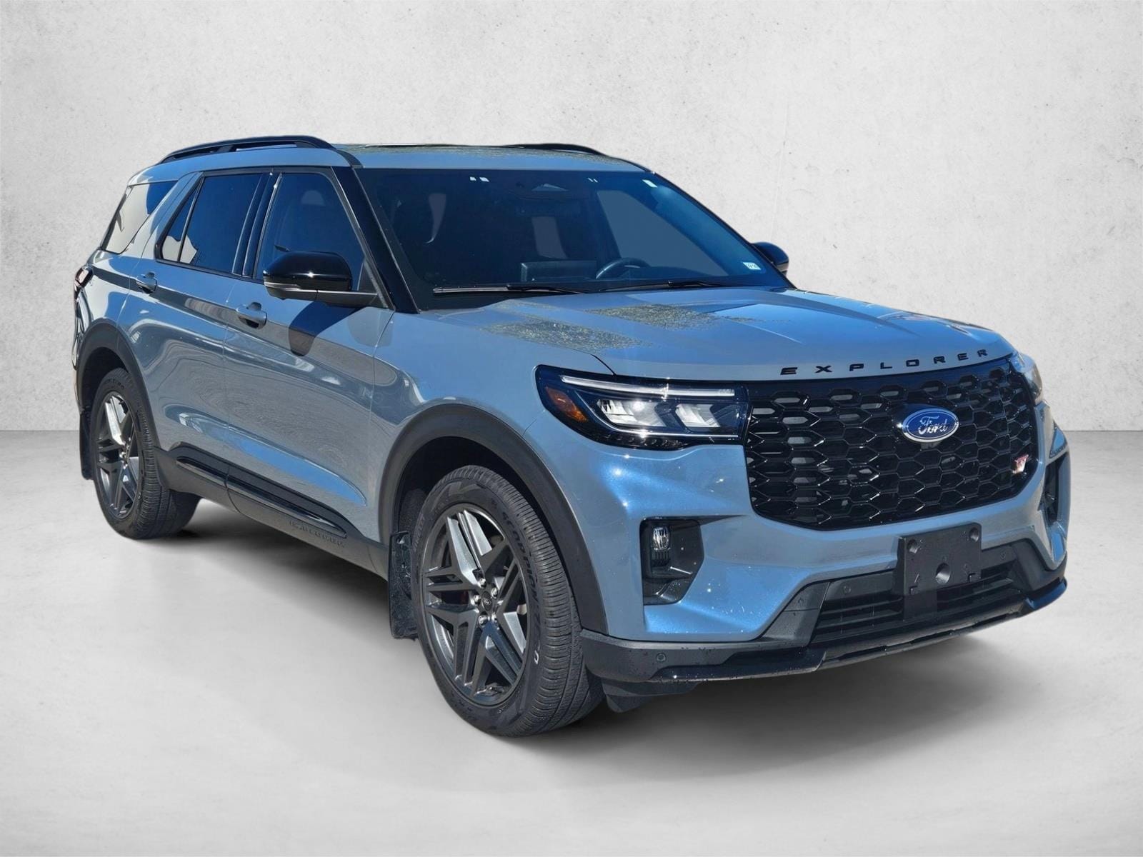 2025 Ford Explorer - Image 3