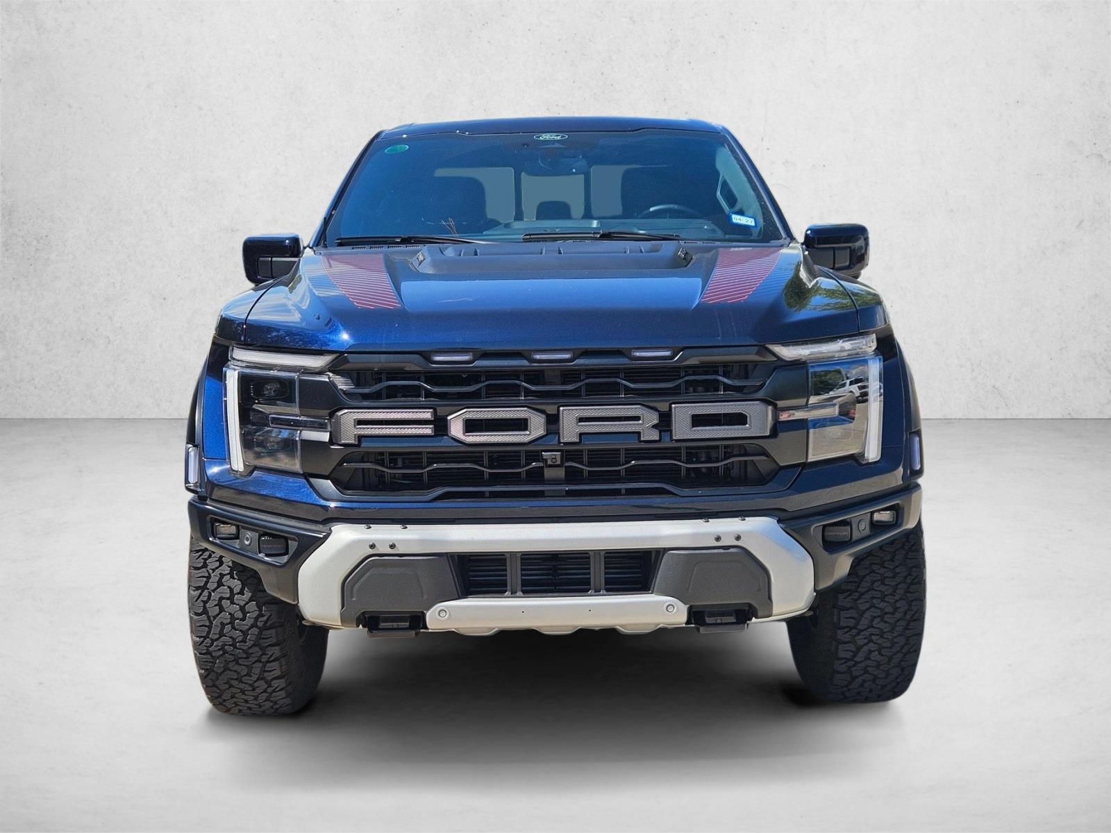 2025 Ford F-150 Raptor photo 2