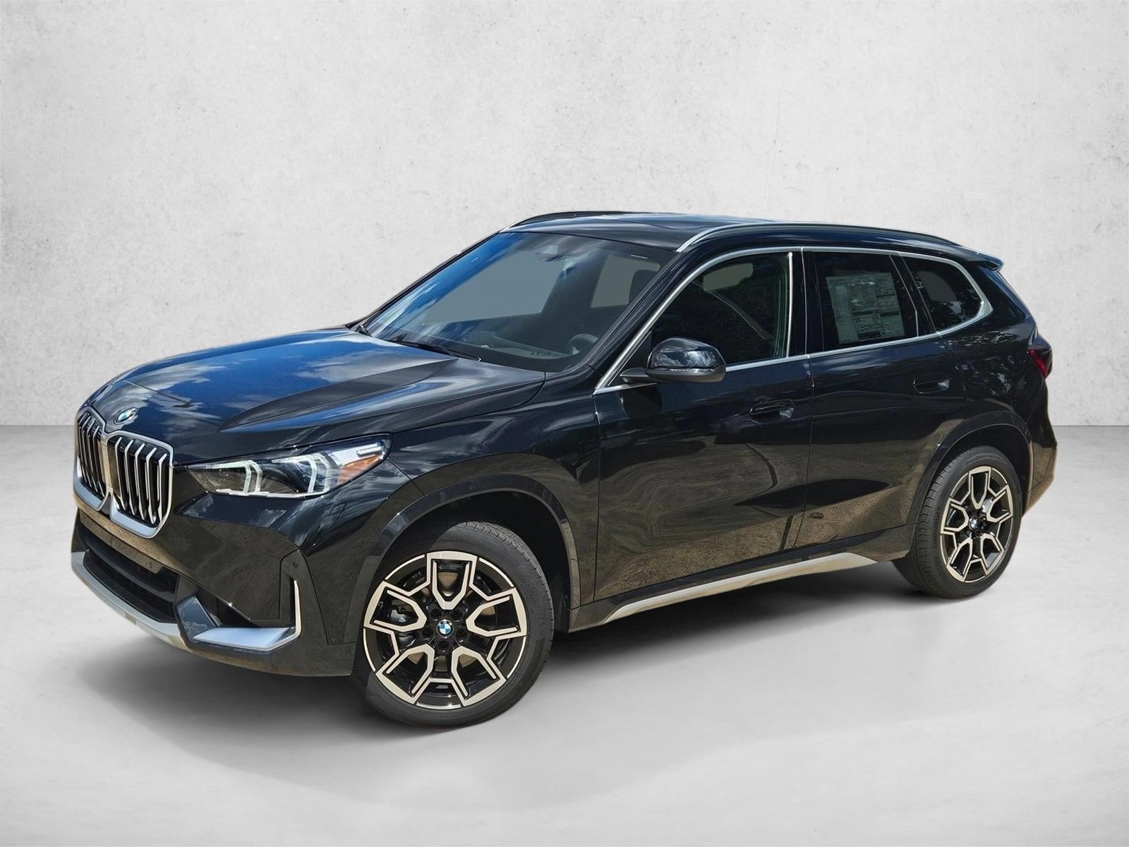 2026 BMW X1 28i's photo