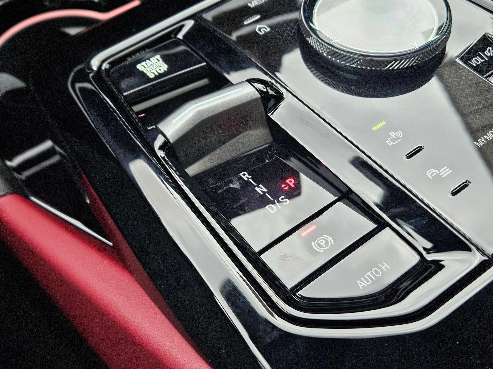 2026 BMW 5 Series 530i - Photo 11