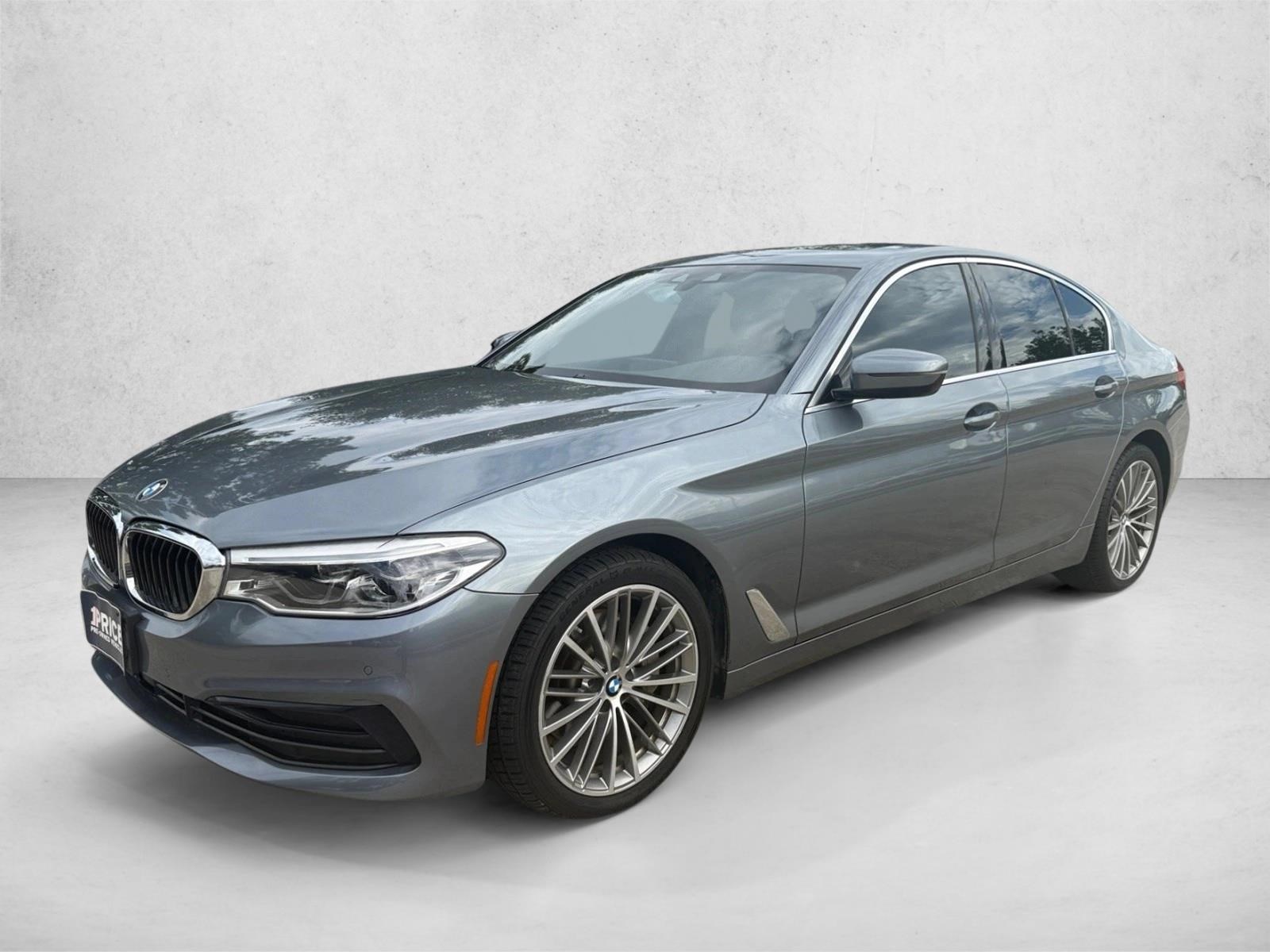  BMW 530i
