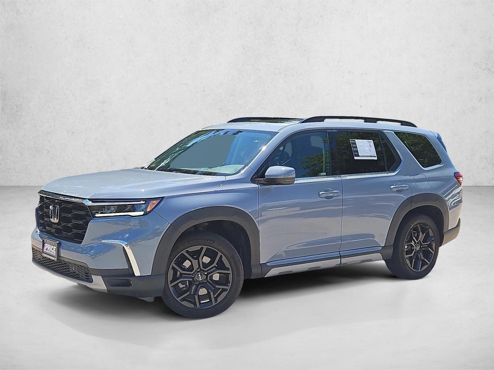 2025 Honda Pilot Touring 2WD's photo