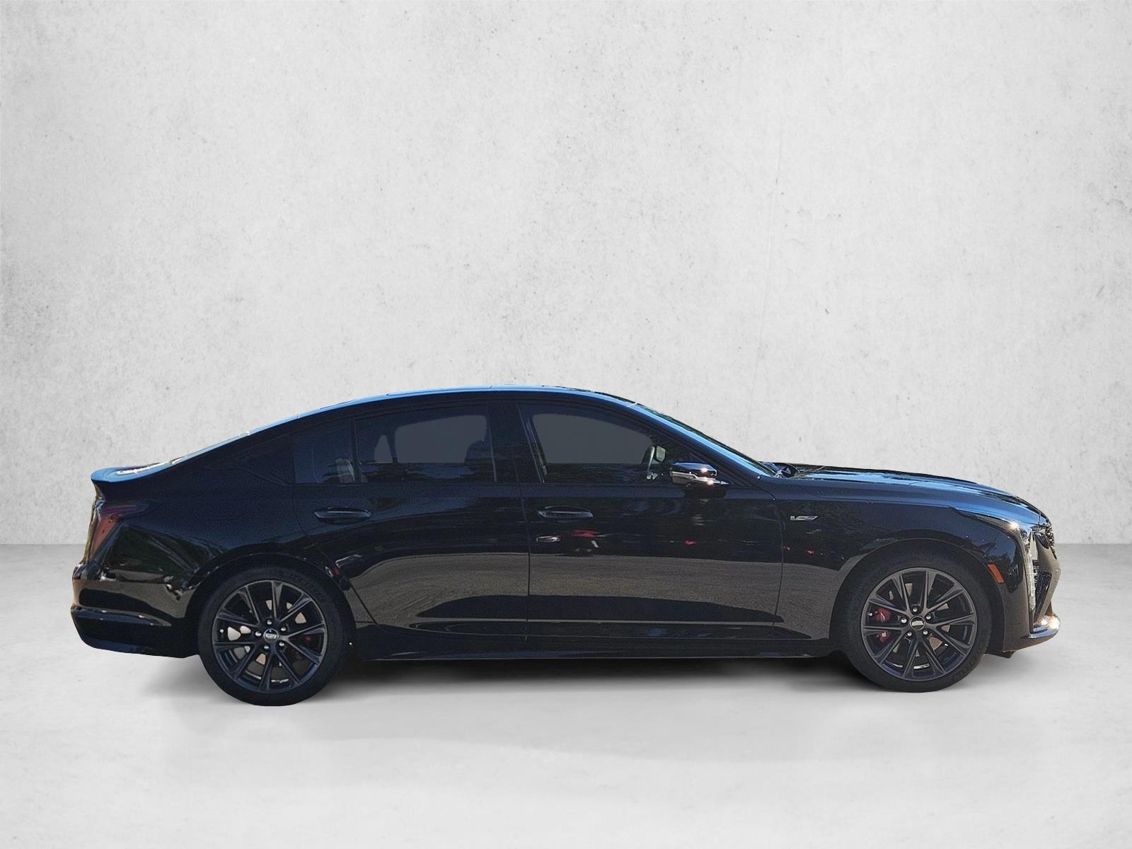 2025 Cadillac CT5 V photo 4