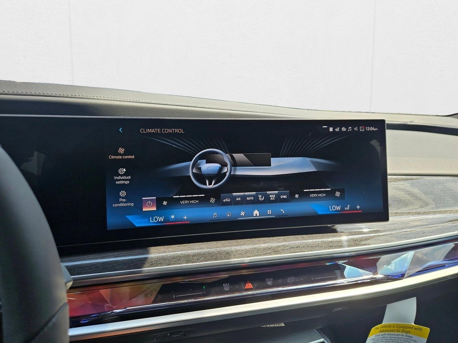 2026 BMW i7 50 - Photo 13