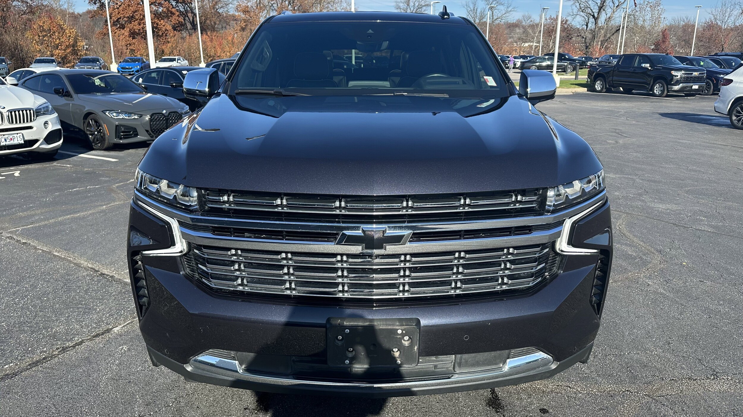 2023 Chevrolet Suburban Premier photo 2